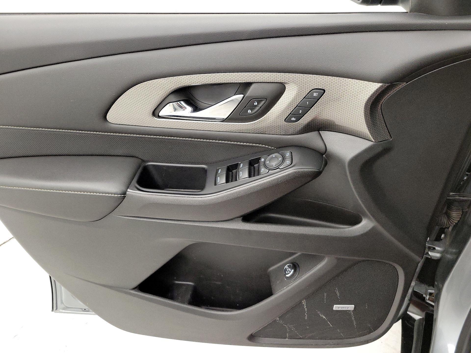 Thumbnail: 2023 Chevrolet Traverse - 12