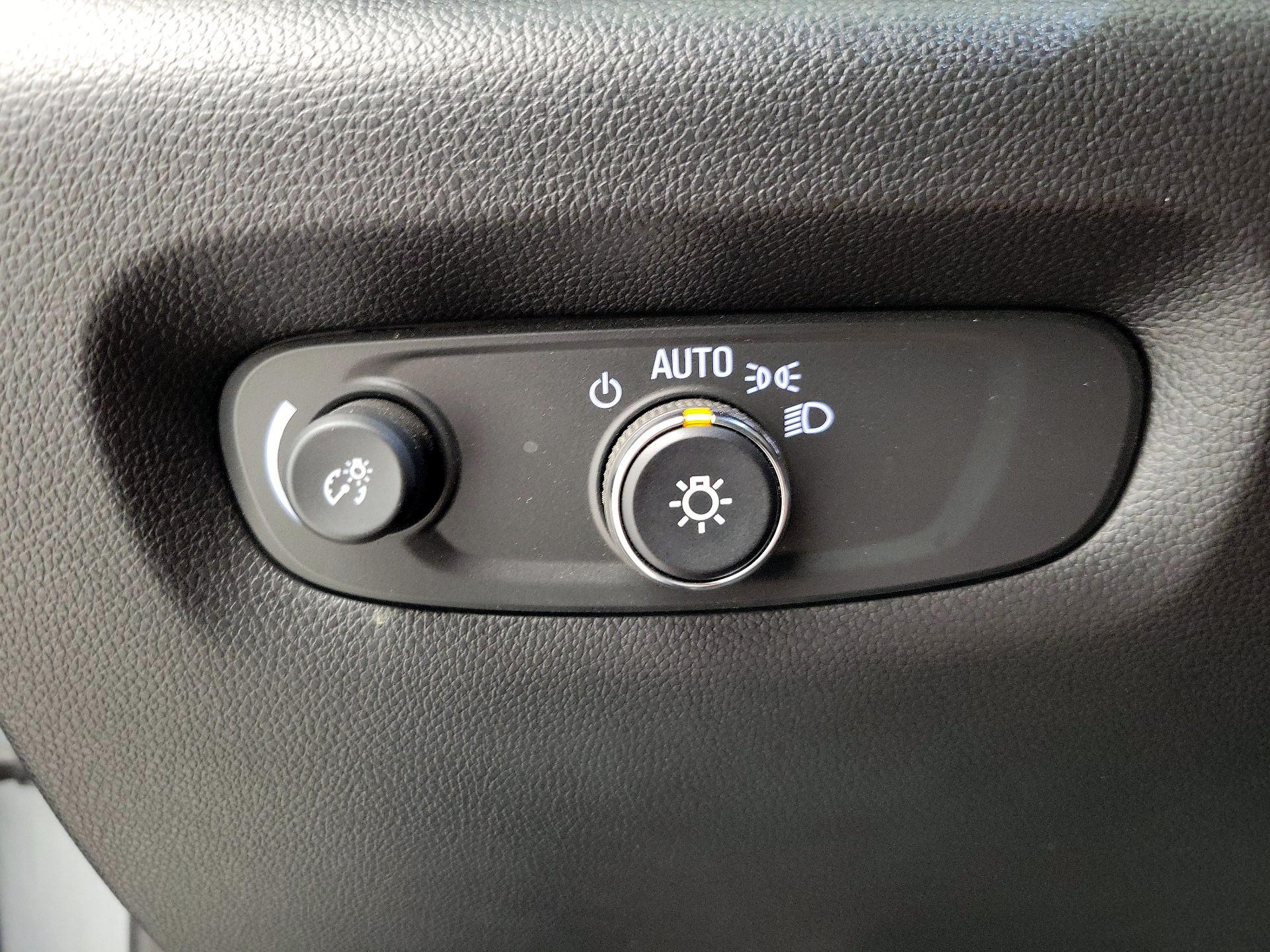 Thumbnail: 2023 Chevrolet Traverse - 13