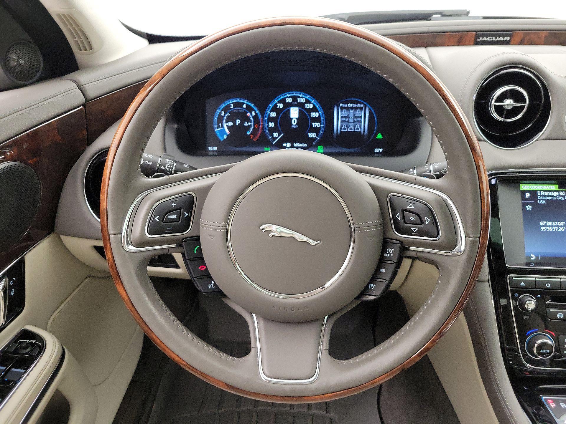 Thumbnail: 2016 Jaguar XJ - 10