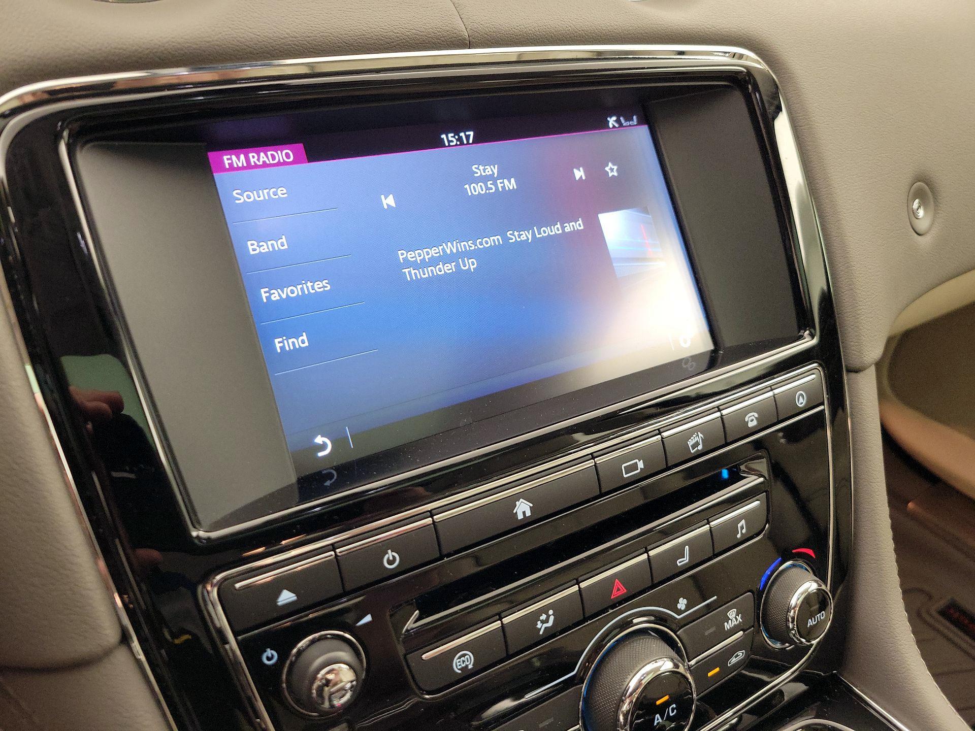 Thumbnail: 2016 Jaguar XJ - 16