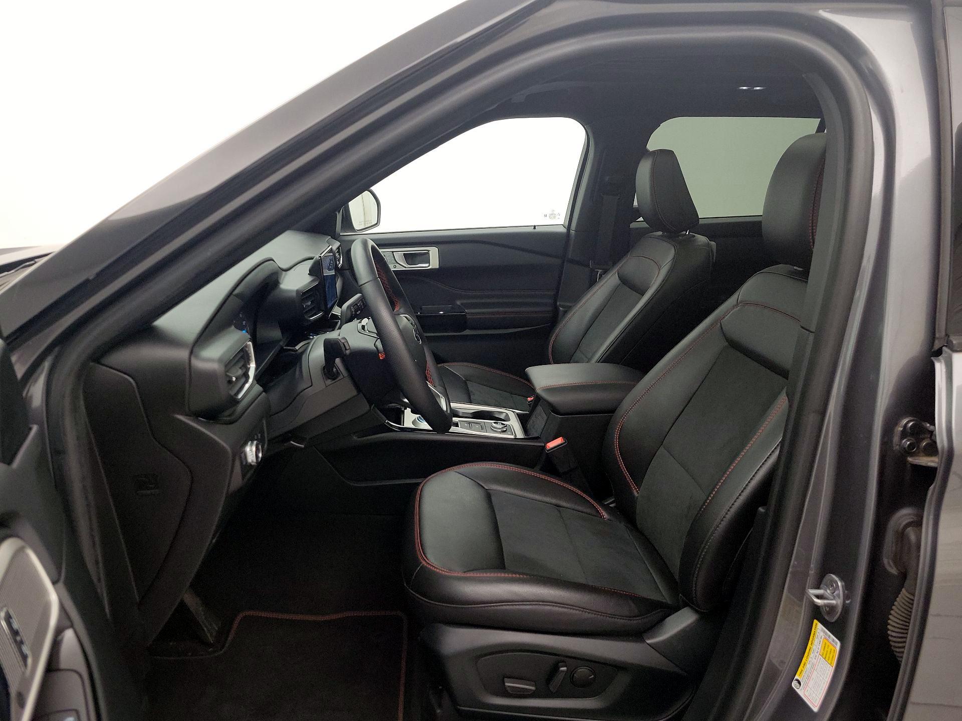 Thumbnail: 2022 Ford Explorer - 9