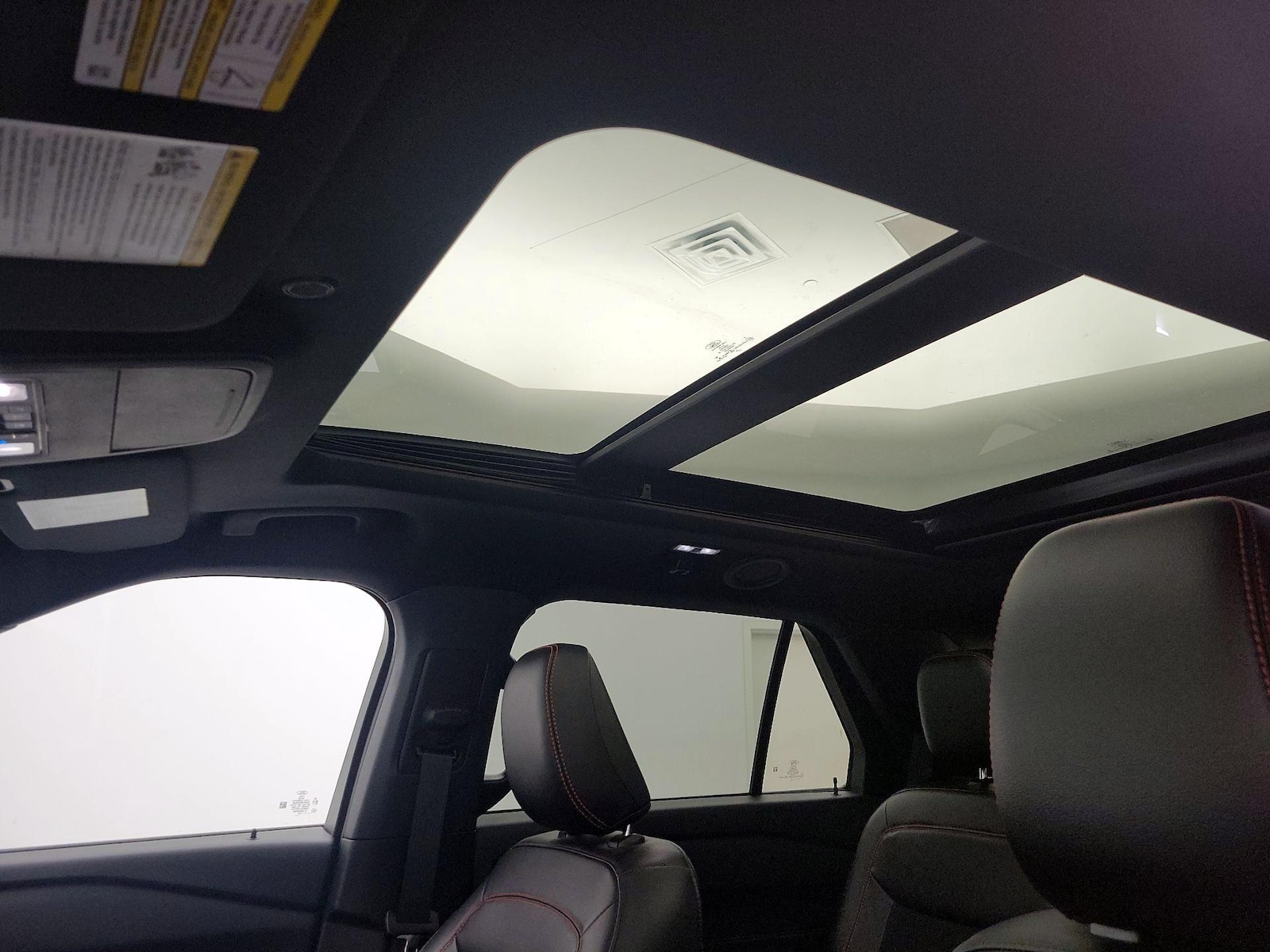 2022 Ford Explorer ST-LINE - Photo 19