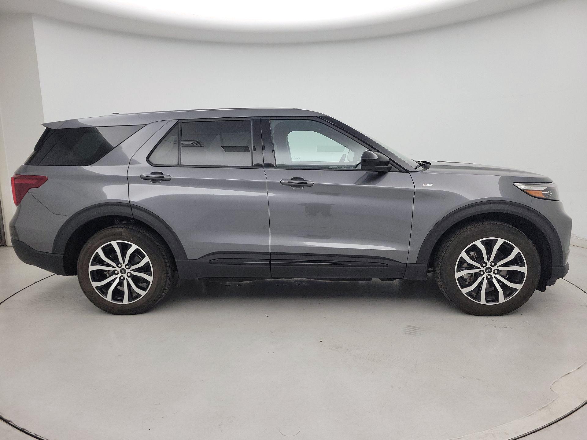 Thumbnail: 2022 Ford Explorer - 4