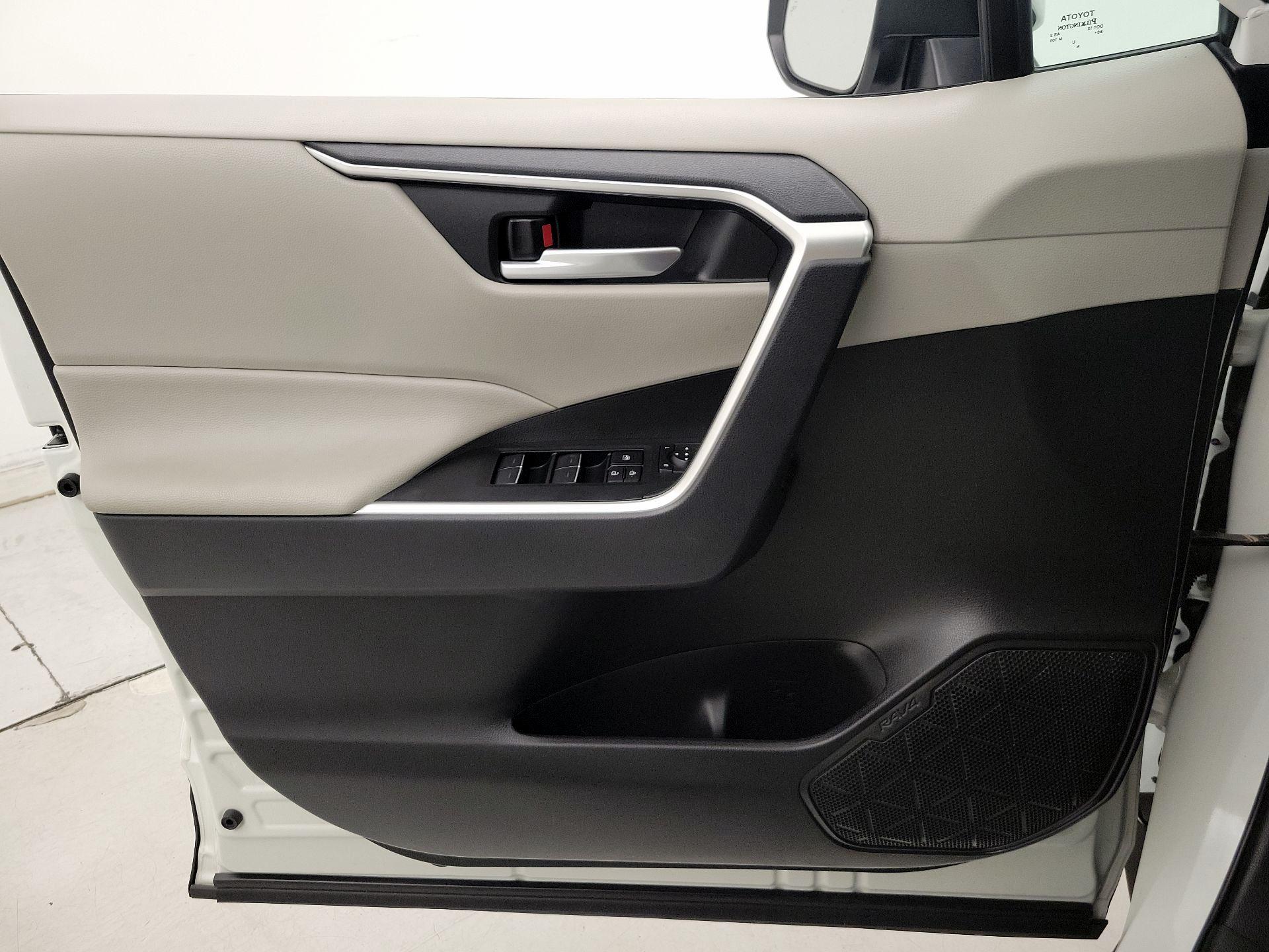 Thumbnail: 2024 Toyota RAV4 - 12