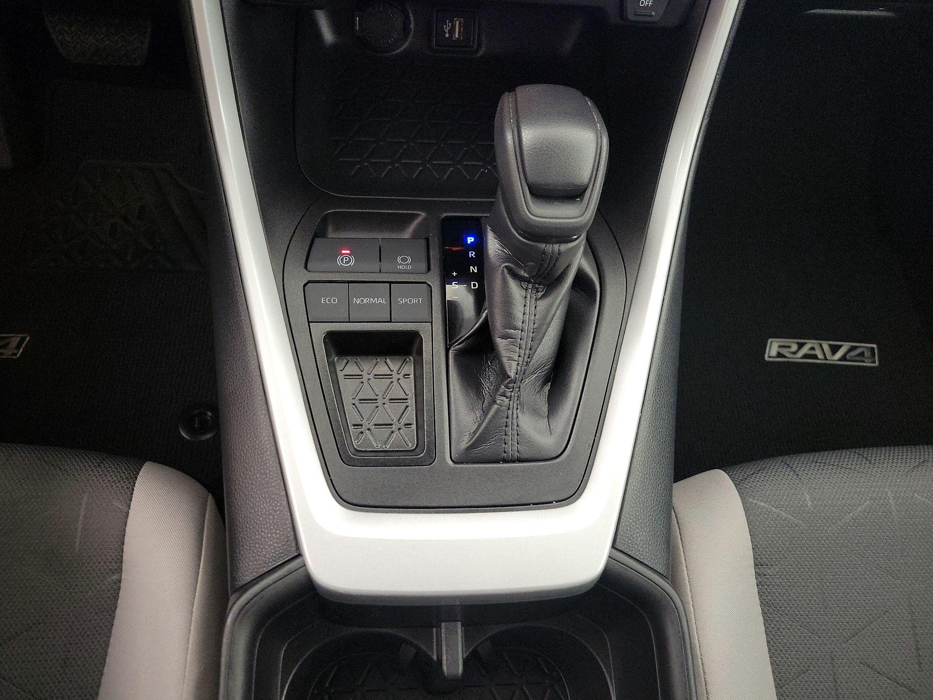 Thumbnail: 2024 Toyota RAV4 - 17