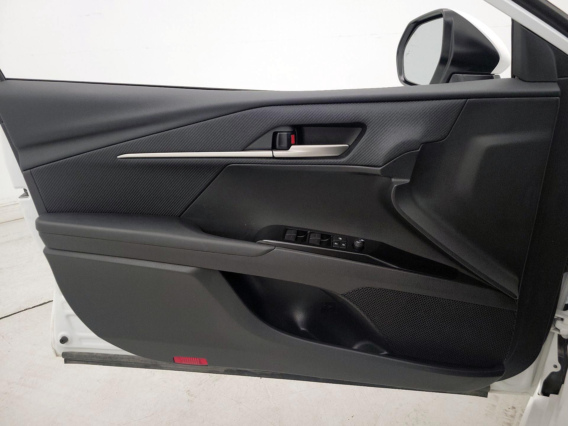 Thumbnail: 2025 Toyota Camry - 12