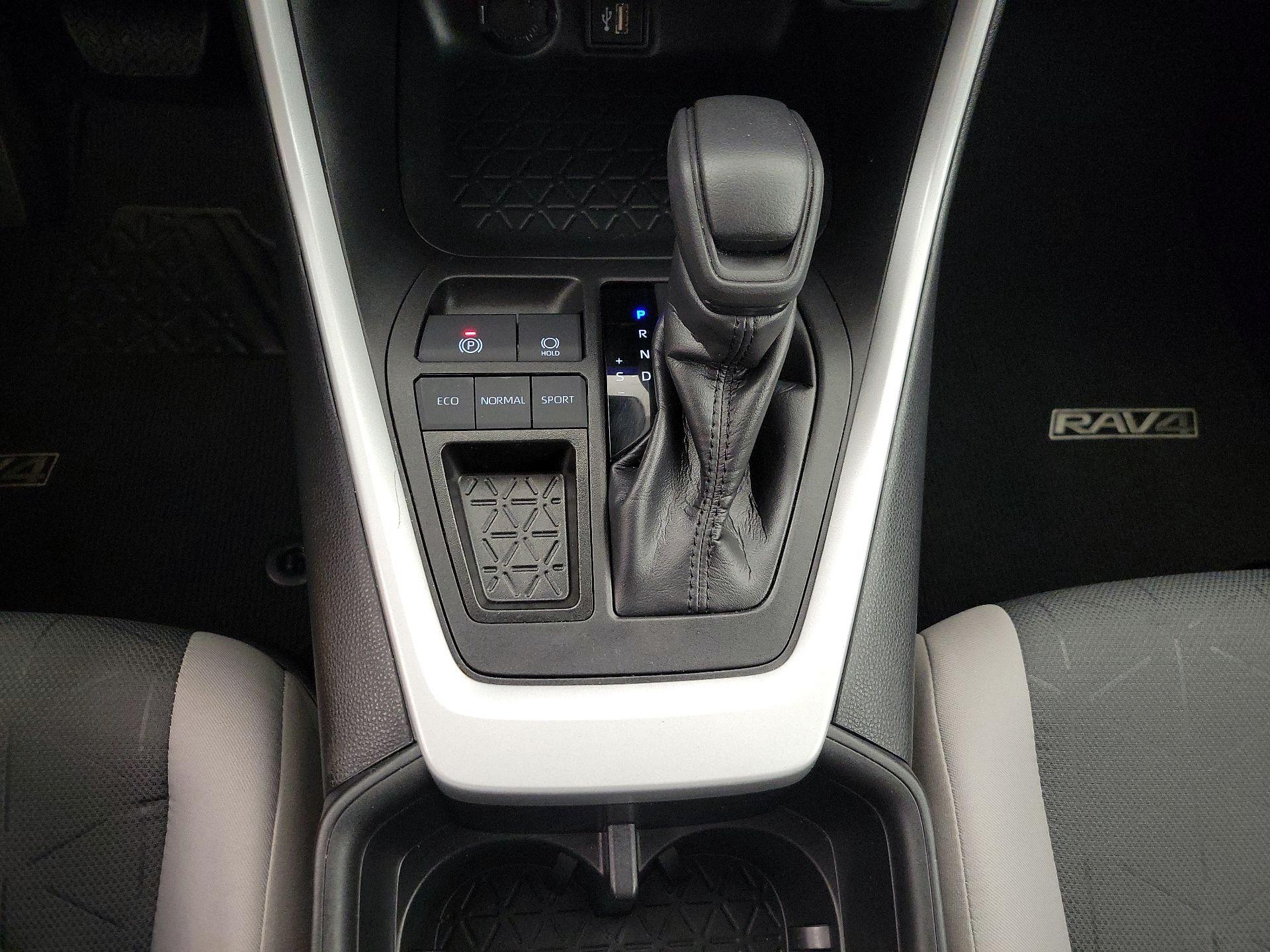 Thumbnail: 2024 Toyota RAV4 - 17