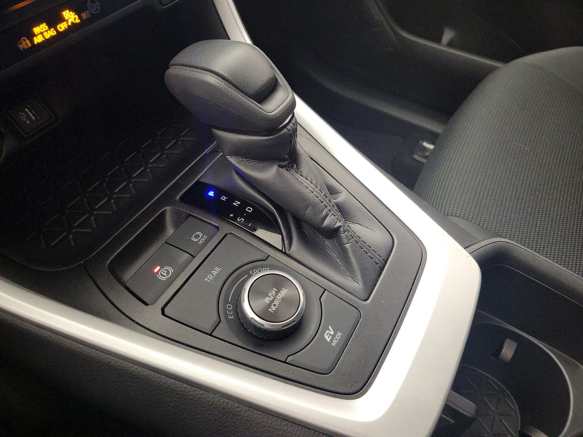 Thumbnail: 2024 Toyota RAV4 - 17