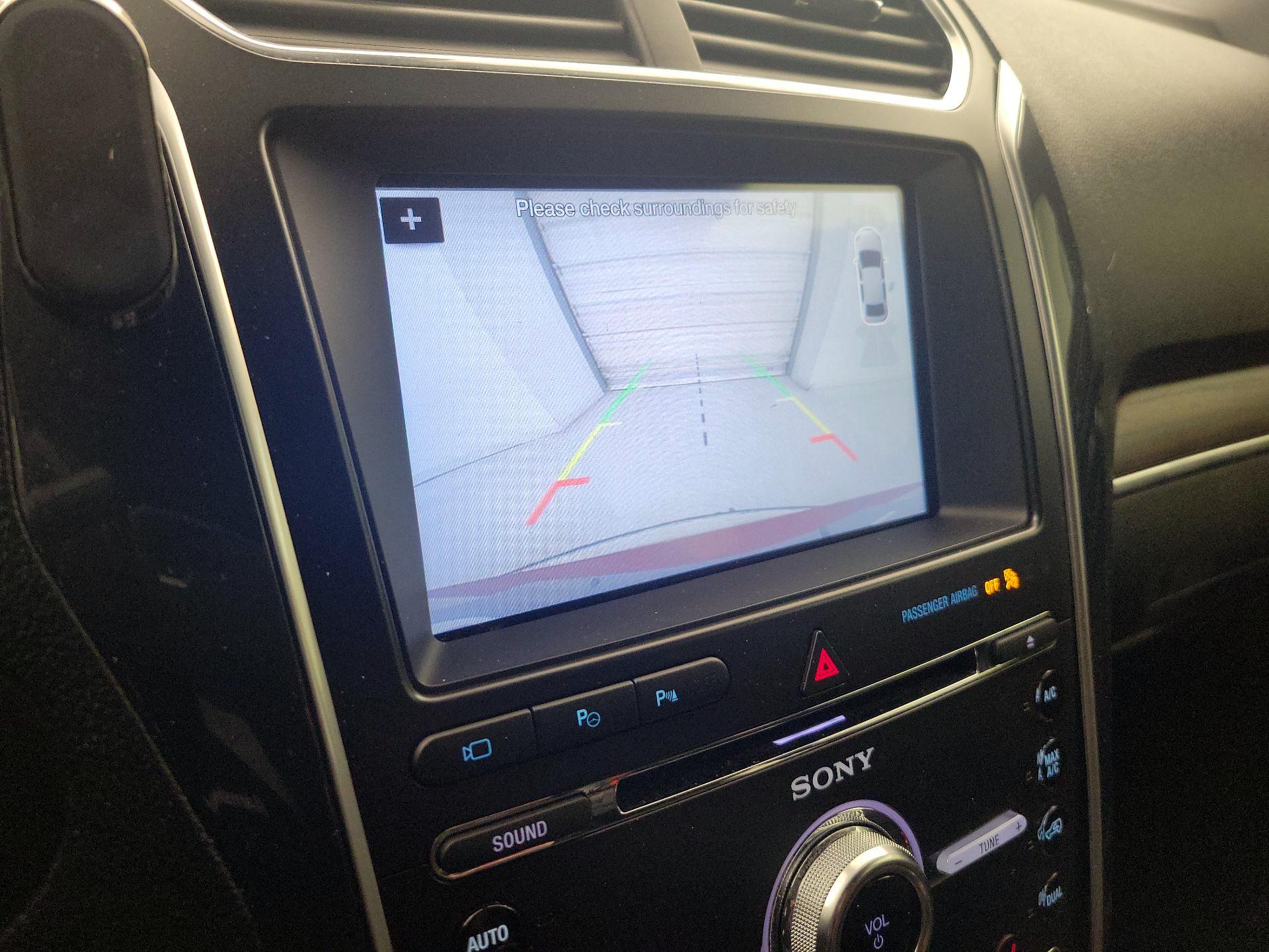 Thumbnail: 2017 Ford Explorer - 15