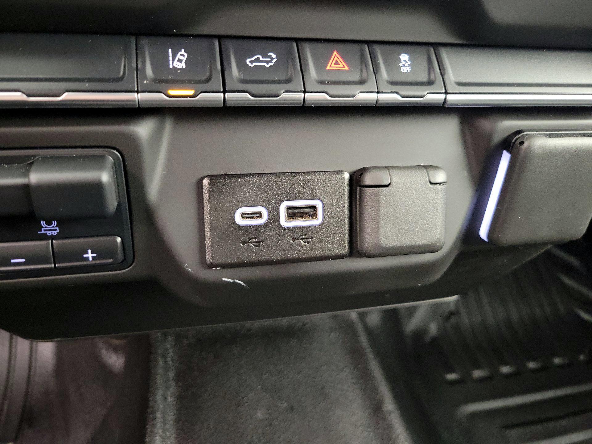 Thumbnail: 2025 GMC Sierra 2500 - 19