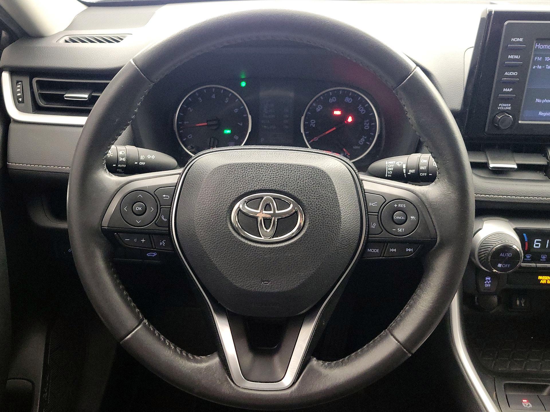 Thumbnail: 2019 Toyota RAV4 - 10