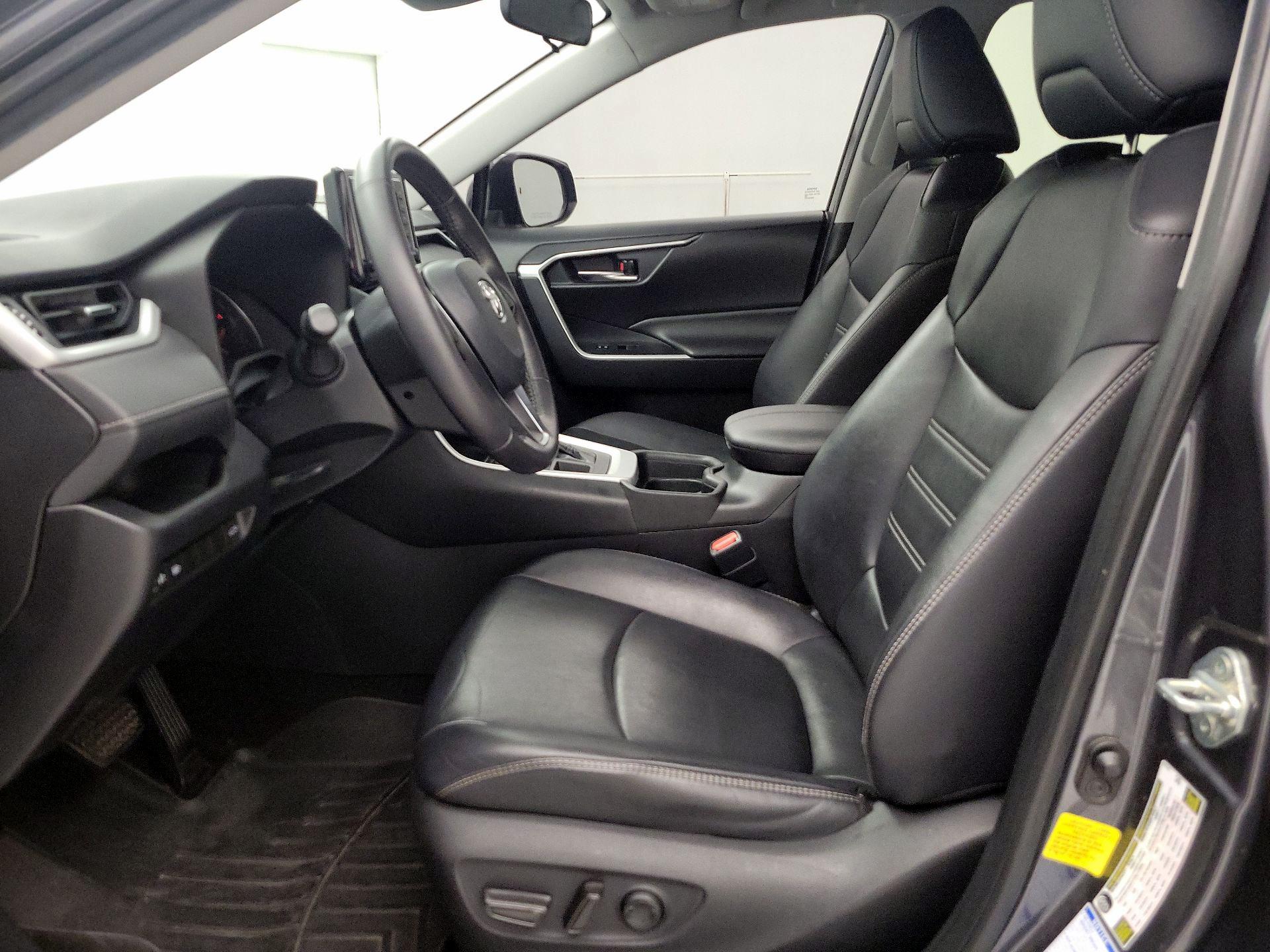 Thumbnail: 2019 Toyota RAV4 - 11