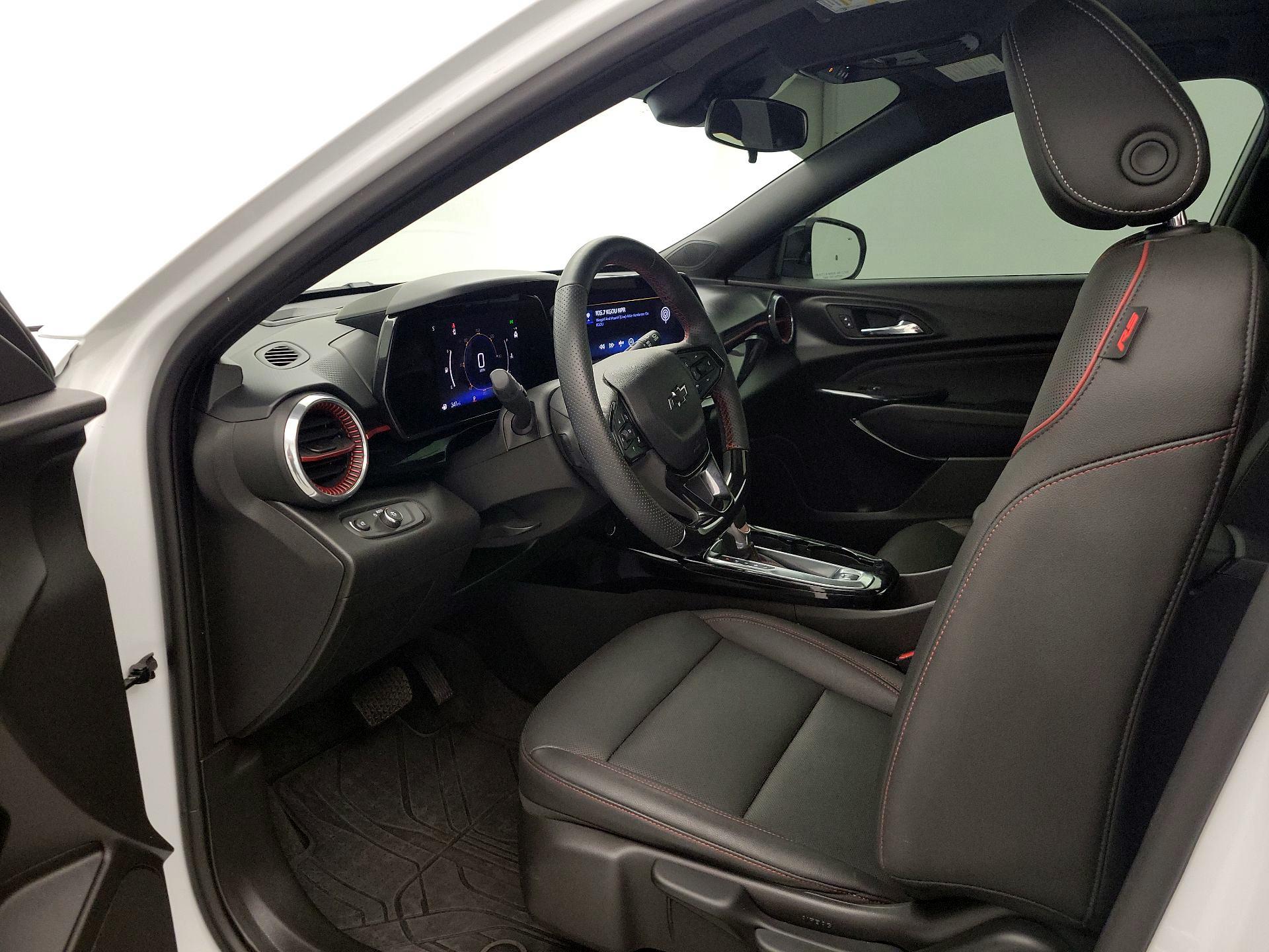 Thumbnail: 2025 Chevrolet Trax - 11