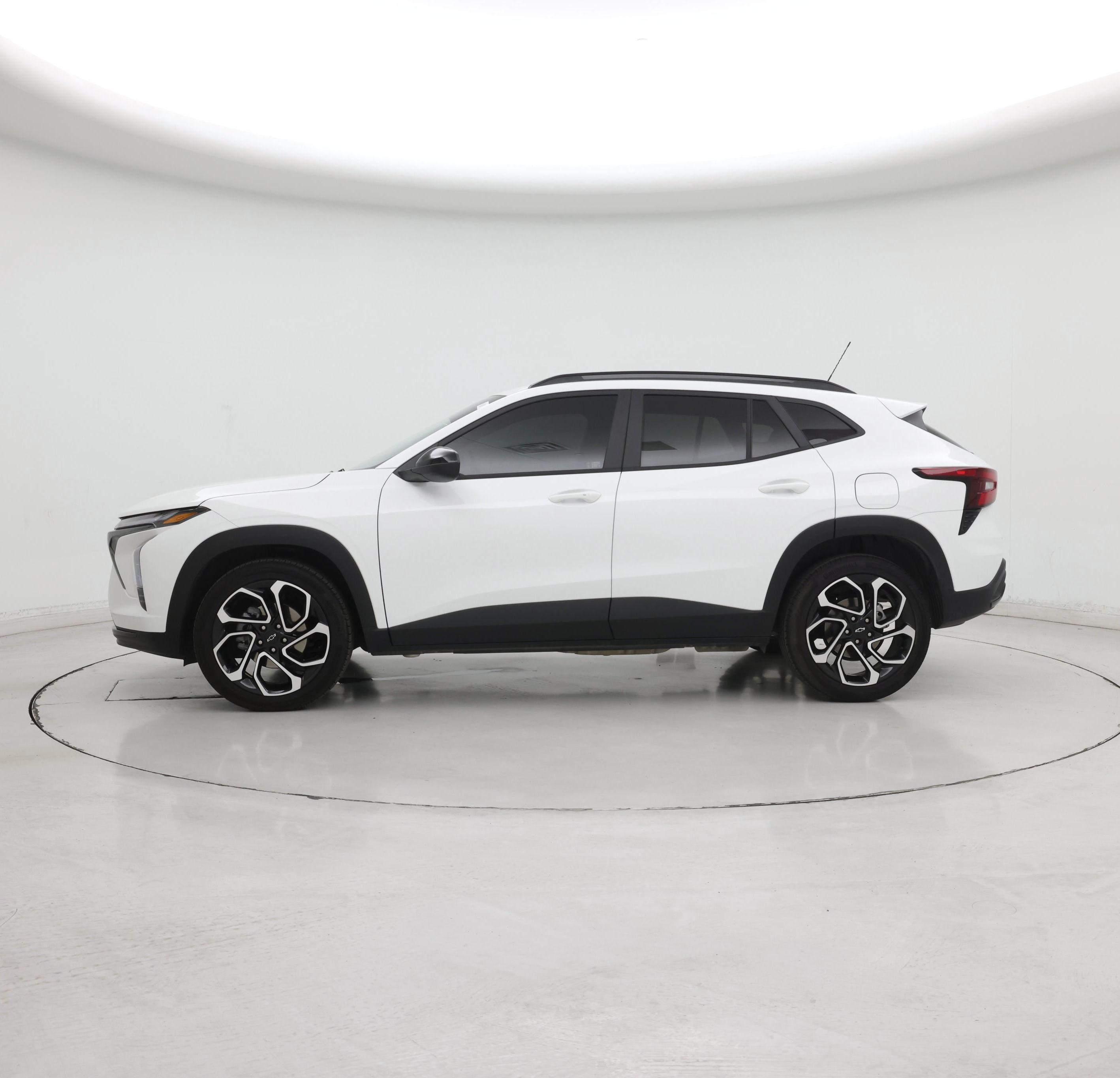 Thumbnail: 2025 Chevrolet Trax - 3