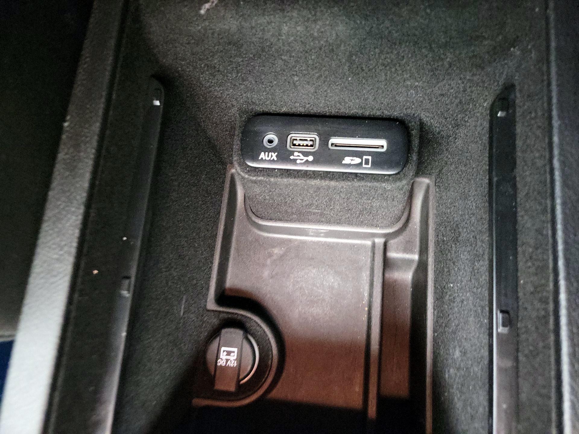 Thumbnail: 2016 Dodge Charger - 17