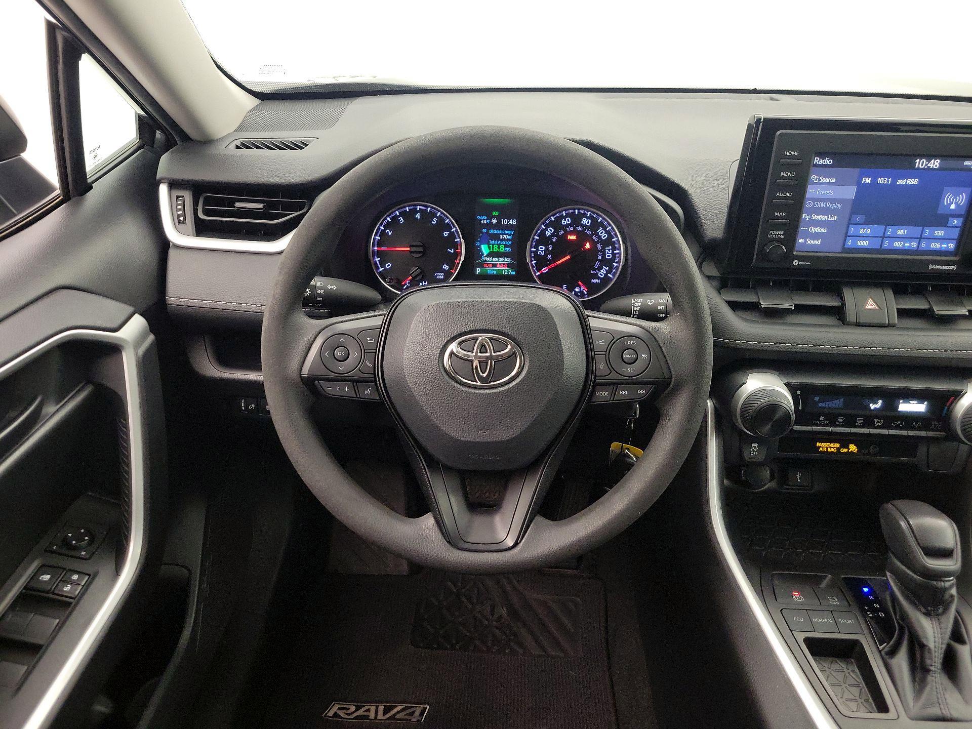 Thumbnail: 2020 Toyota RAV4 - 10