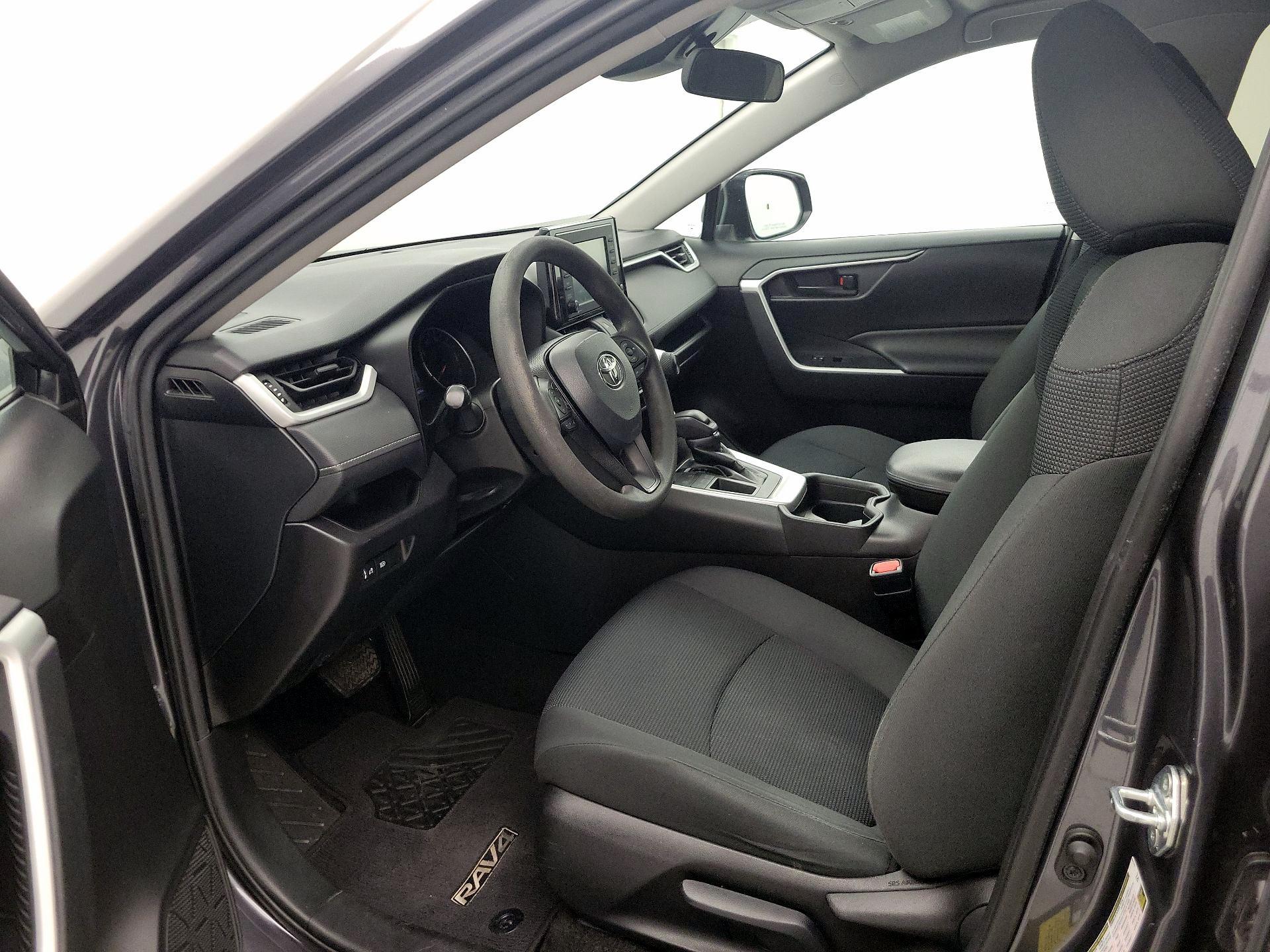 Thumbnail: 2020 Toyota RAV4 - 11