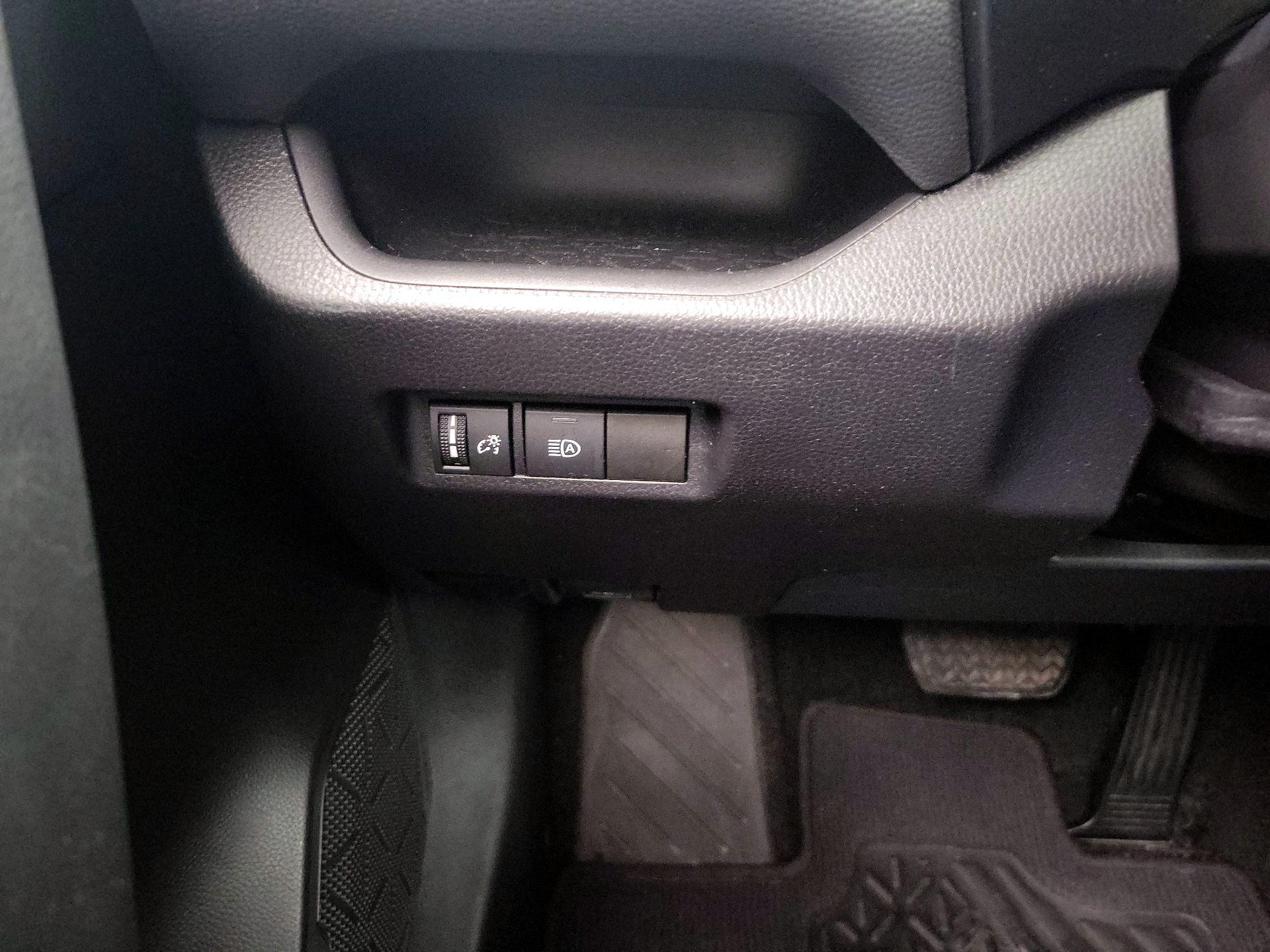 Thumbnail: 2020 Toyota RAV4 - 13