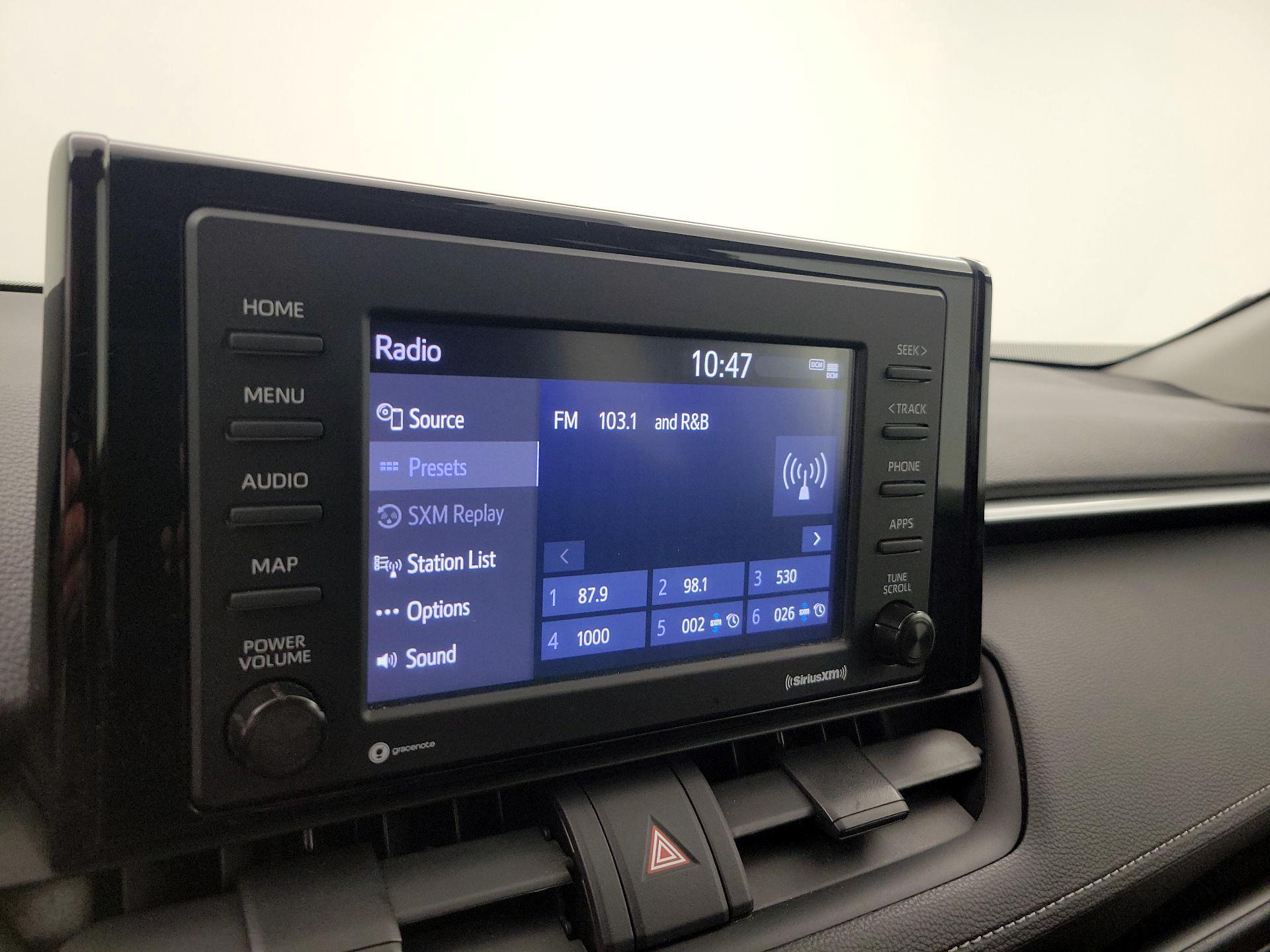 Thumbnail: 2020 Toyota RAV4 - 15