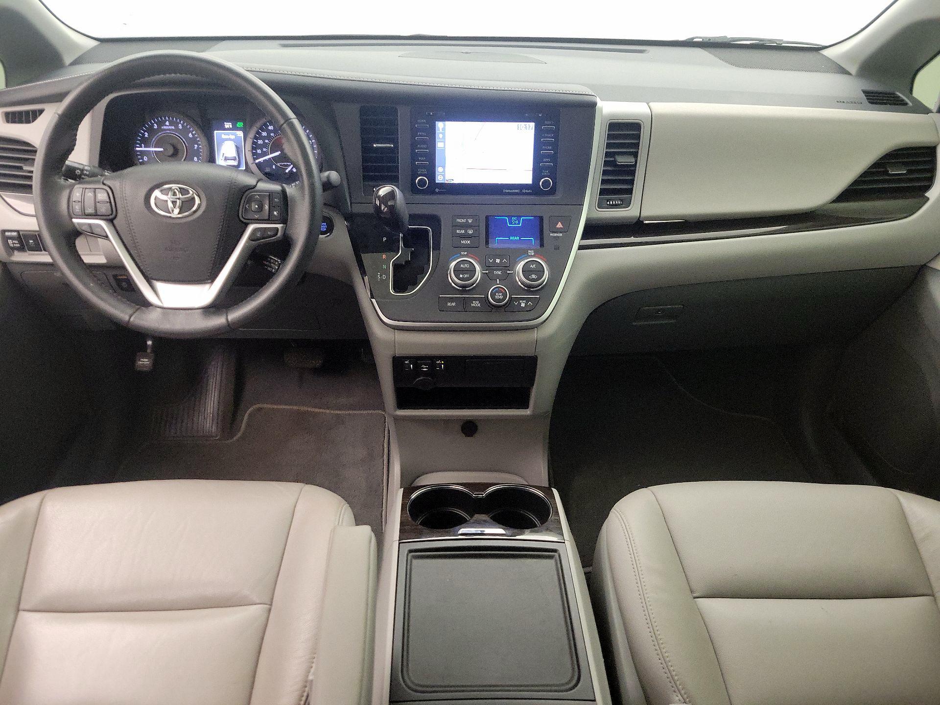 Thumbnail: 2020 Toyota Sienna - 9