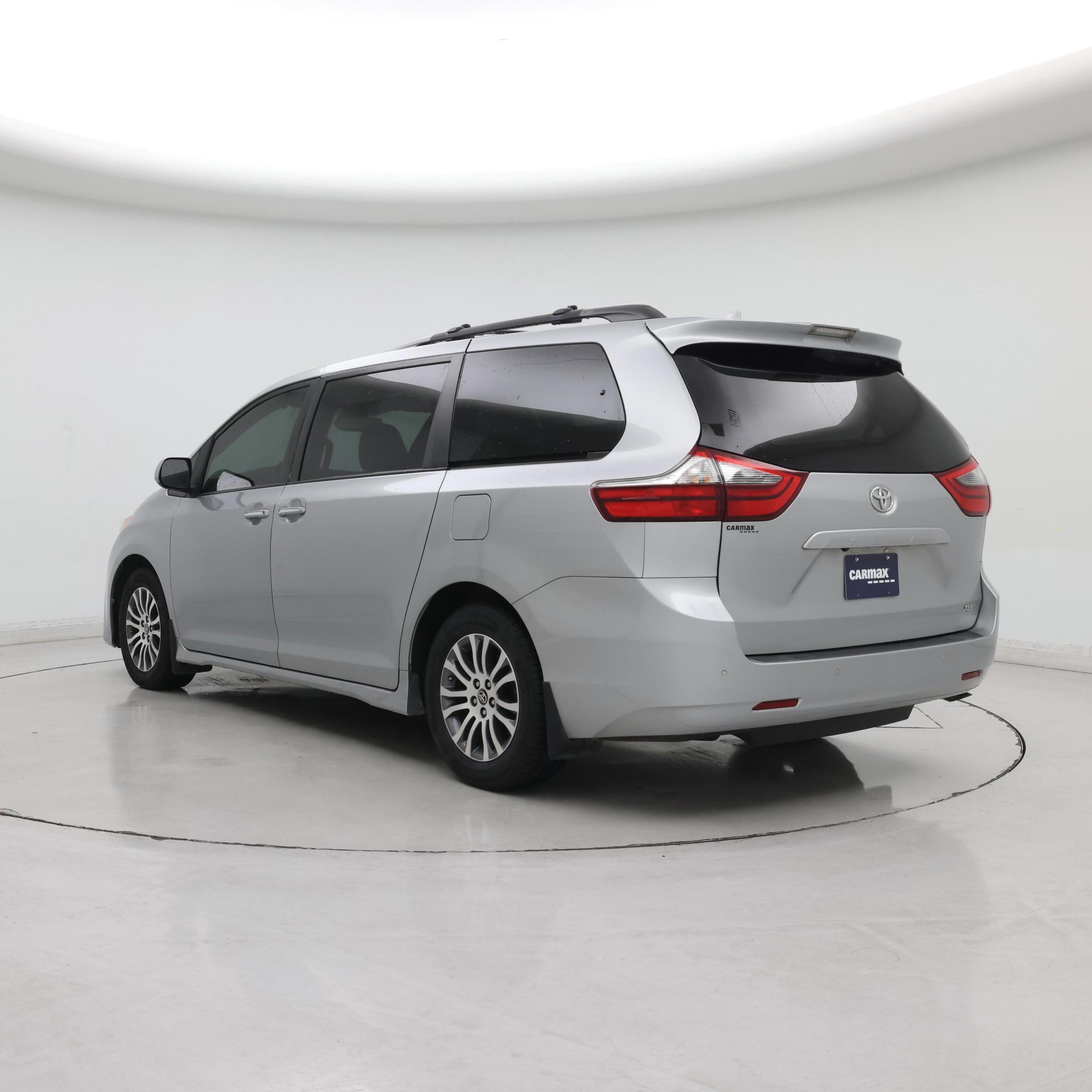 Thumbnail: 2020 Toyota Sienna - 2