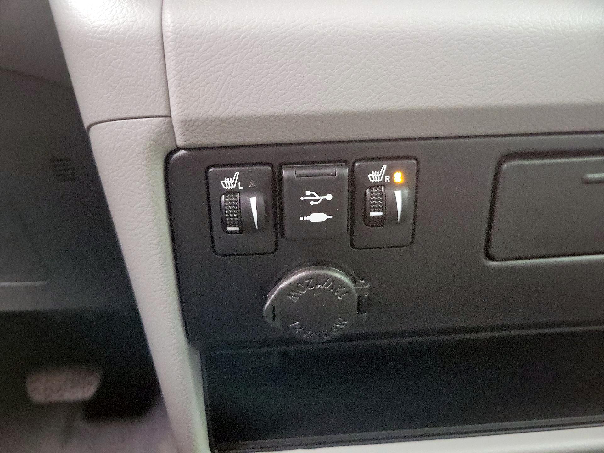 Thumbnail: 2020 Toyota Sienna - 19