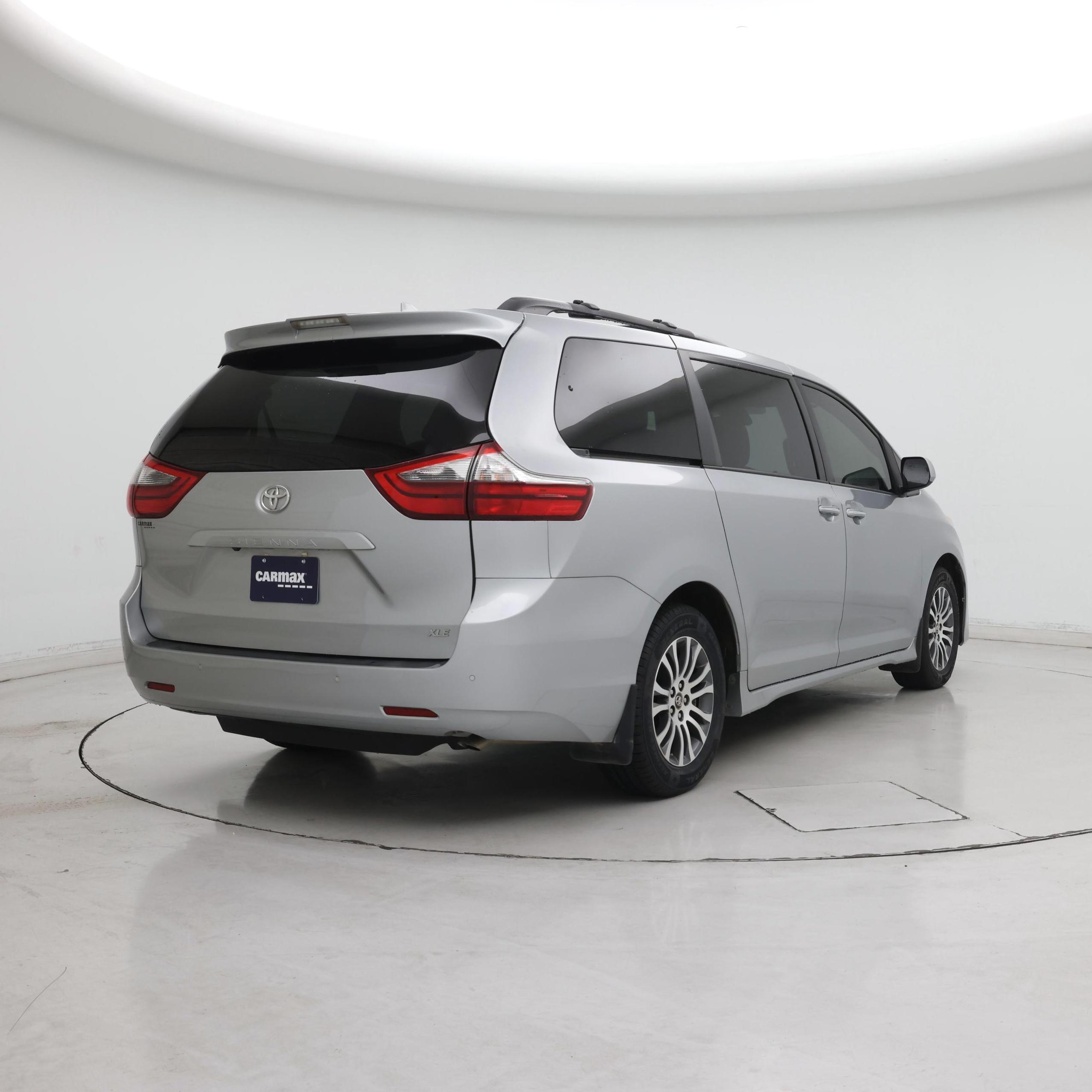 Thumbnail: 2020 Toyota Sienna - 8