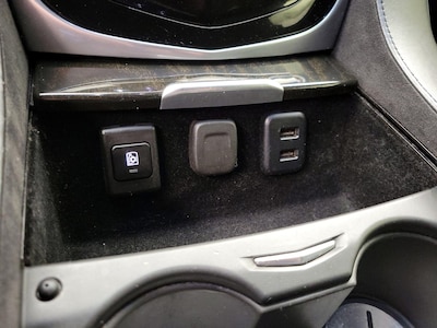 USB/AUX Ports