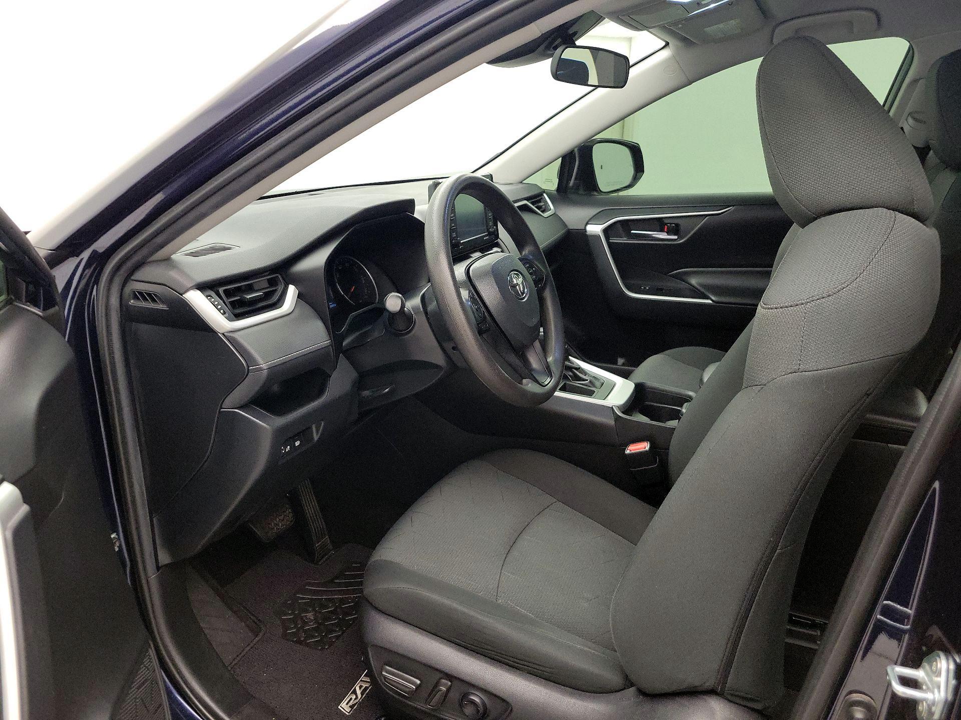 Thumbnail: 2020 Toyota RAV4 - 11