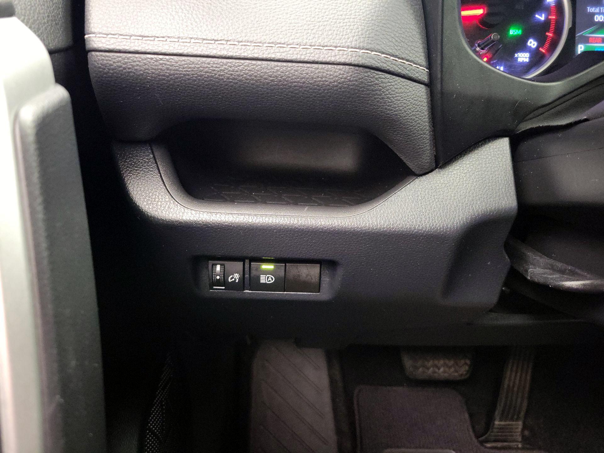 Thumbnail: 2020 Toyota RAV4 - 13