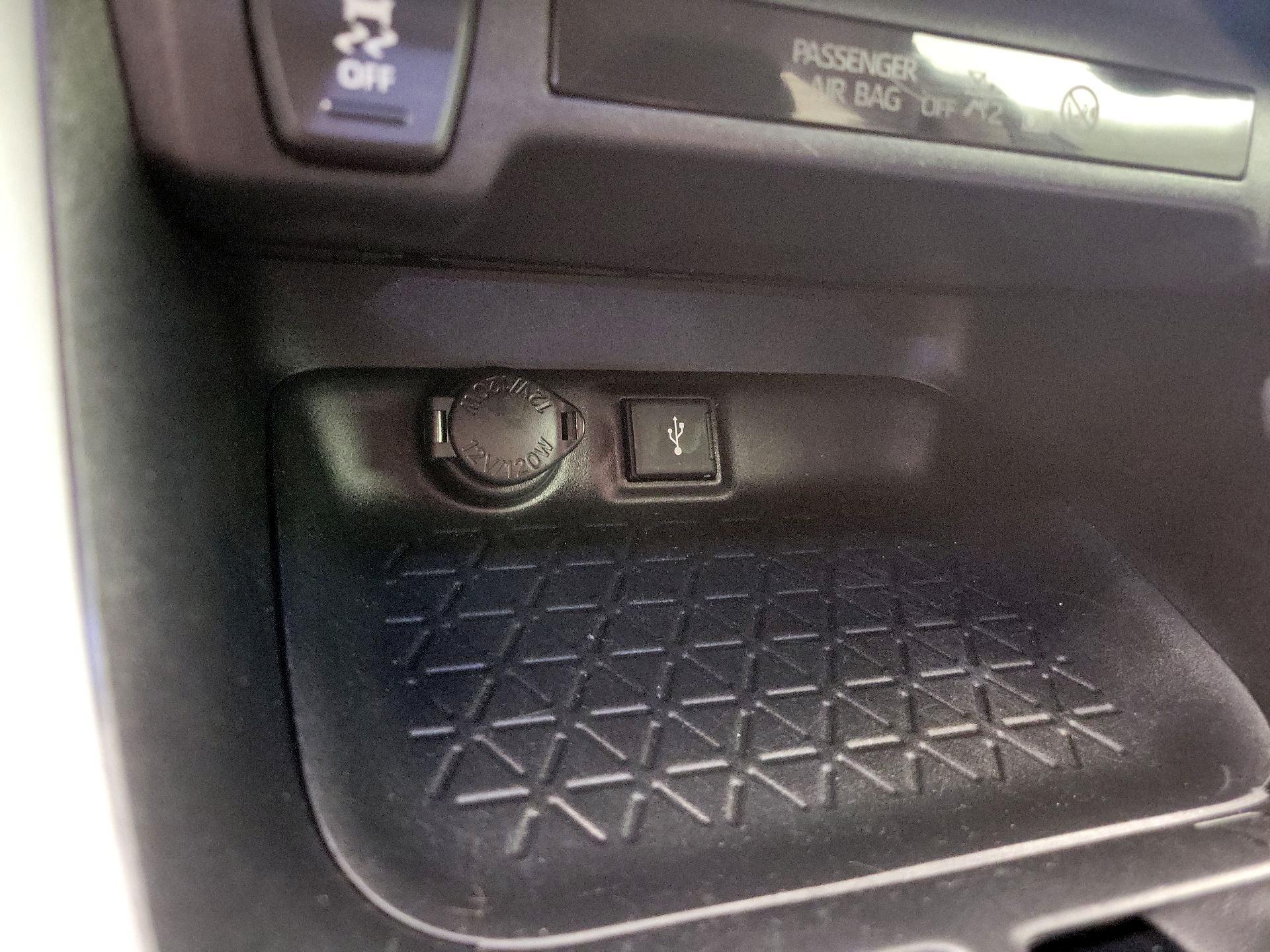 Thumbnail: 2020 Toyota RAV4 - 18