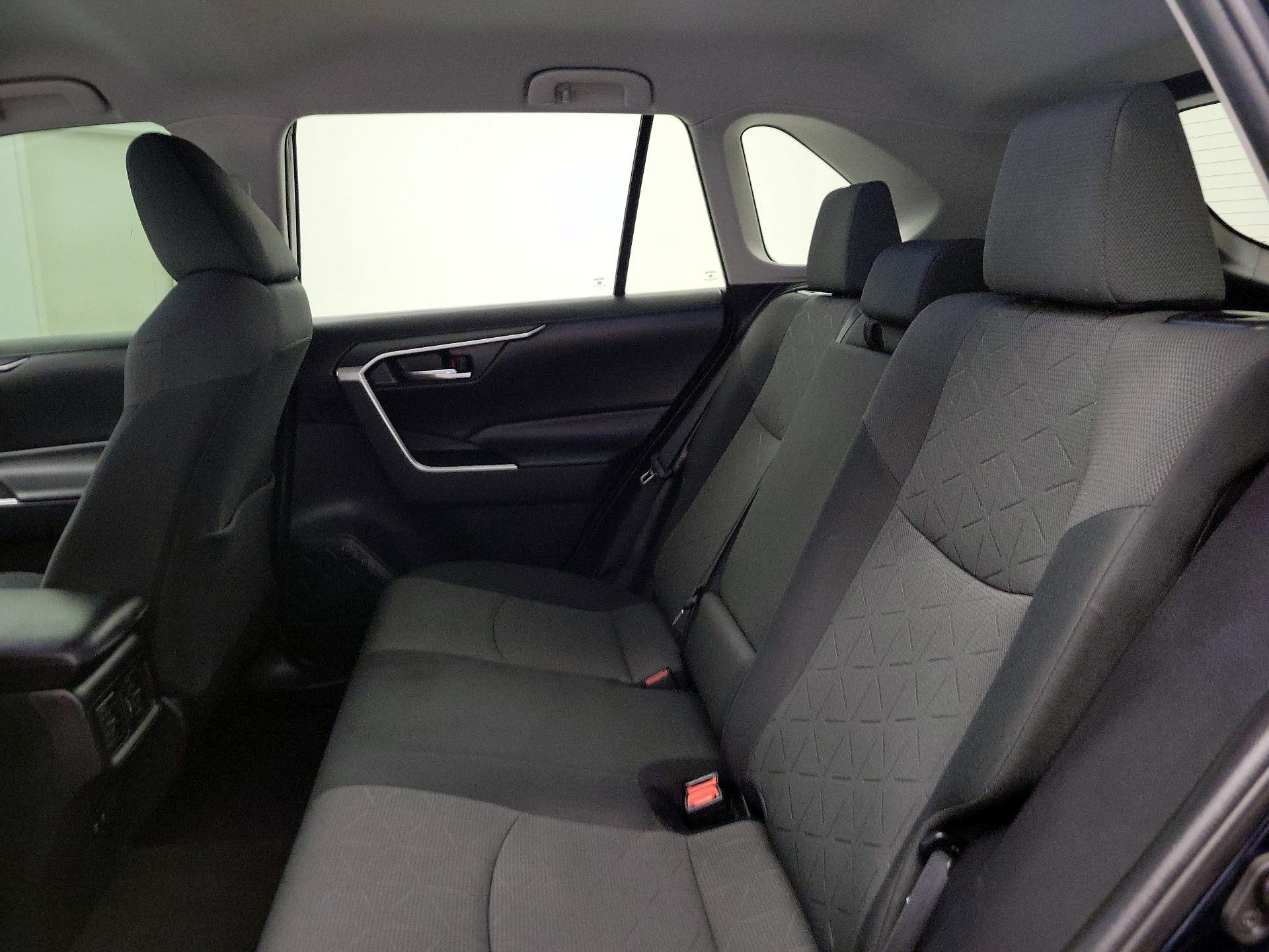 Thumbnail: 2020 Toyota RAV4 - 19