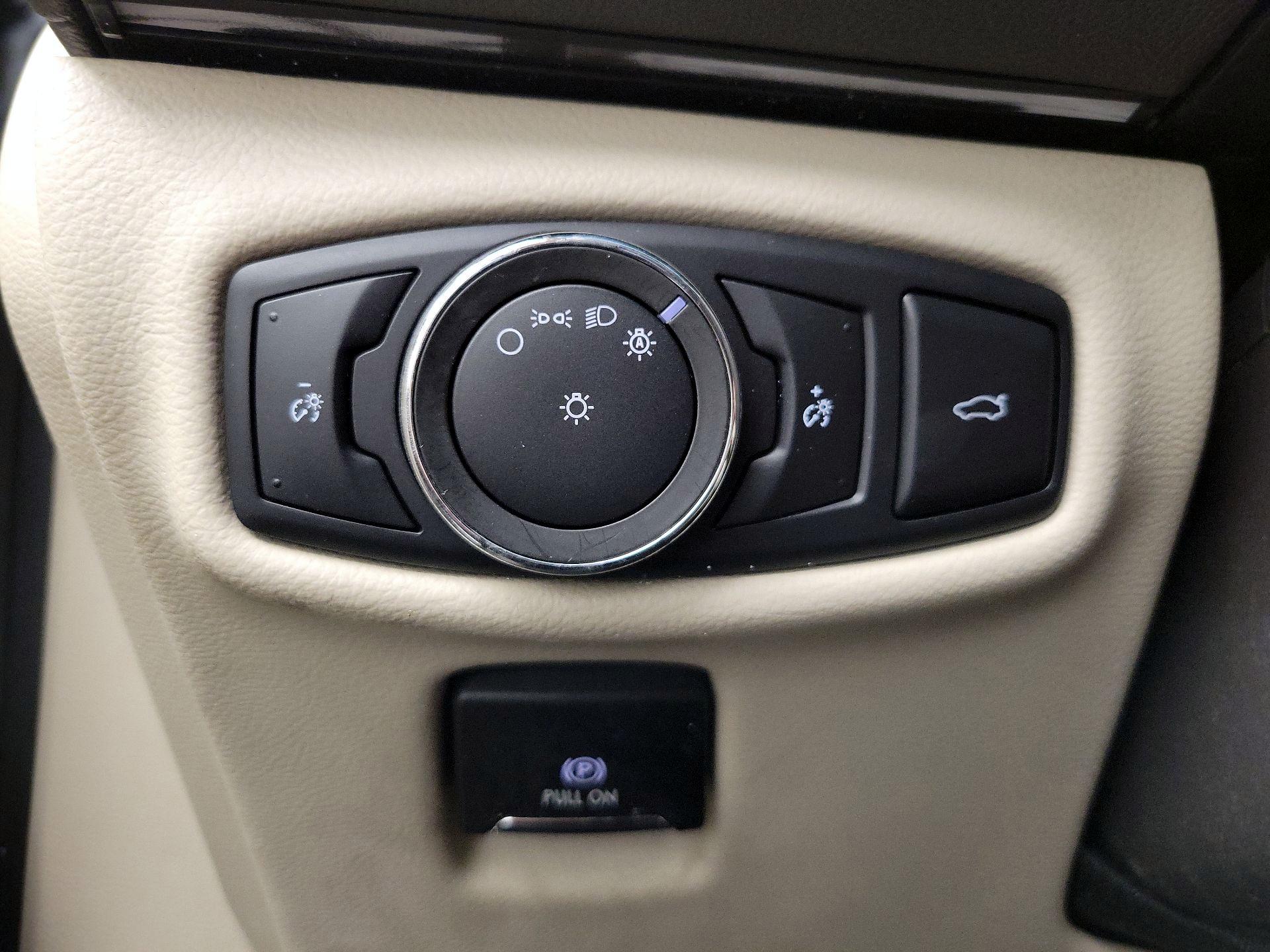 Thumbnail: 2017 Lincoln MKZ - 13