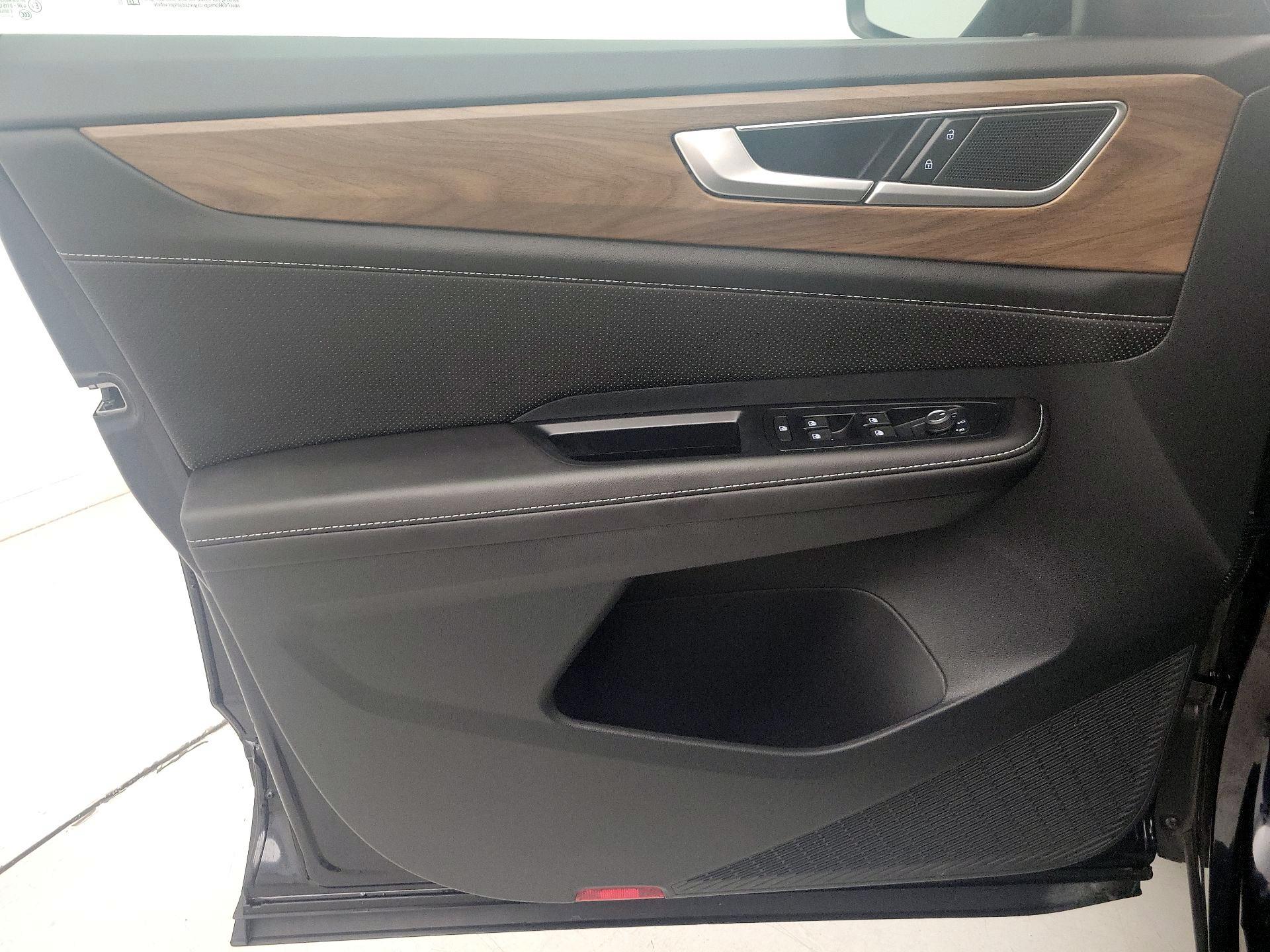 Thumbnail: 2024 Volkswagen Atlas - 12