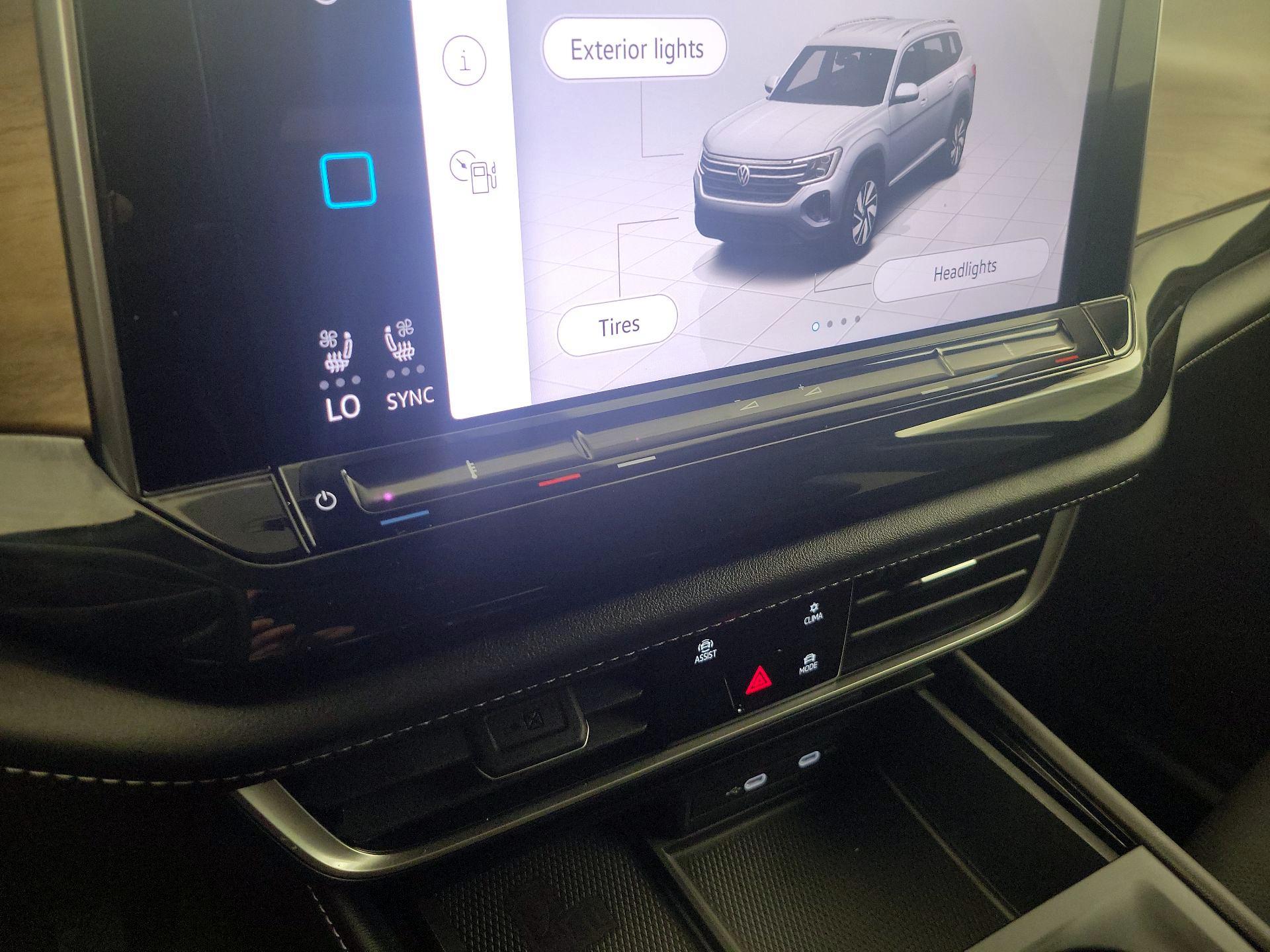 Thumbnail: 2024 Volkswagen Atlas - 16