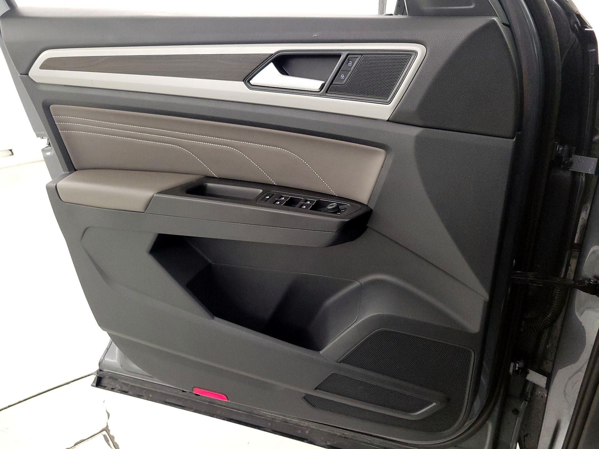 Thumbnail: 2022 Volkswagen Atlas - 12