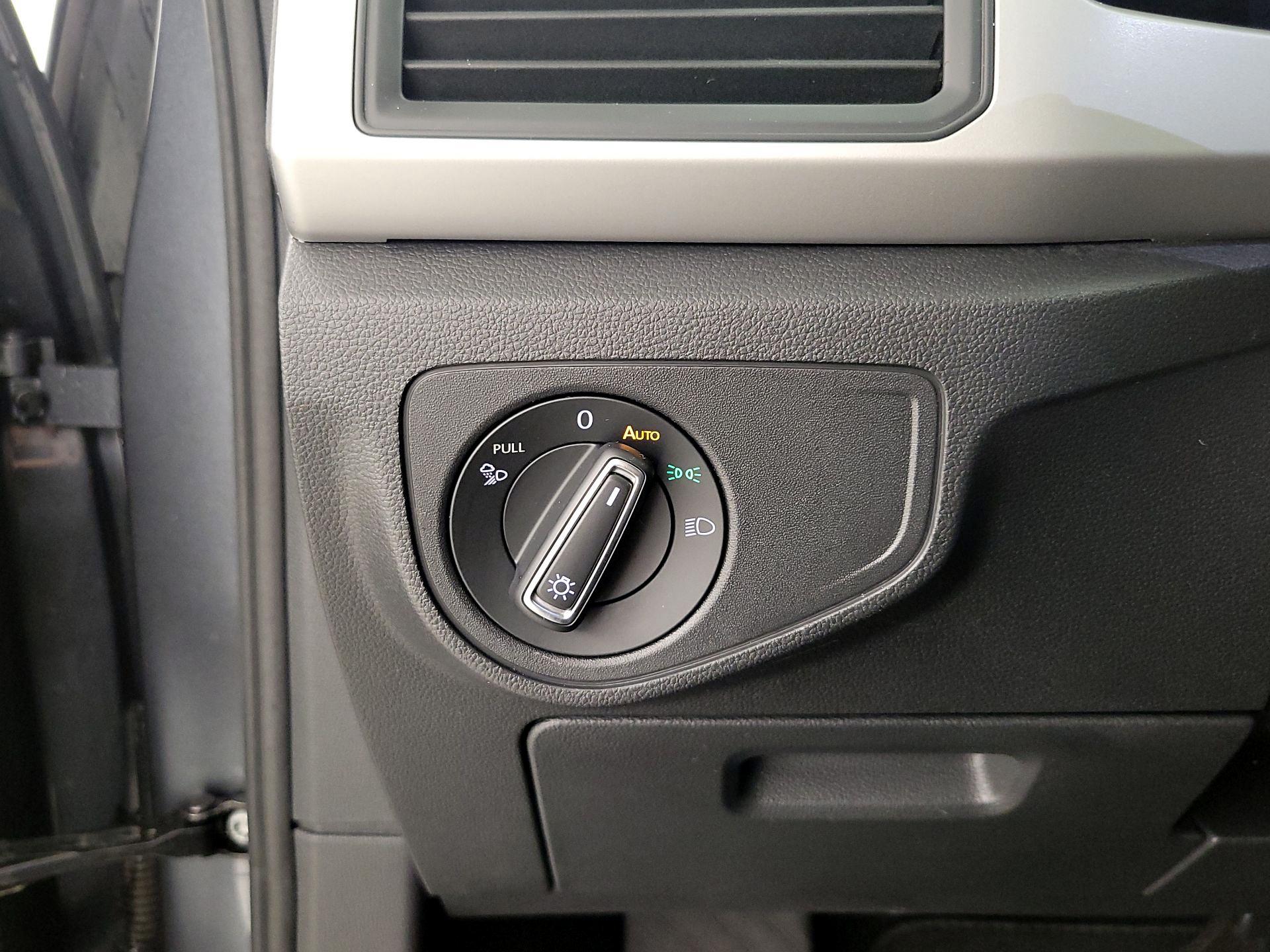 Thumbnail: 2022 Volkswagen Atlas - 13