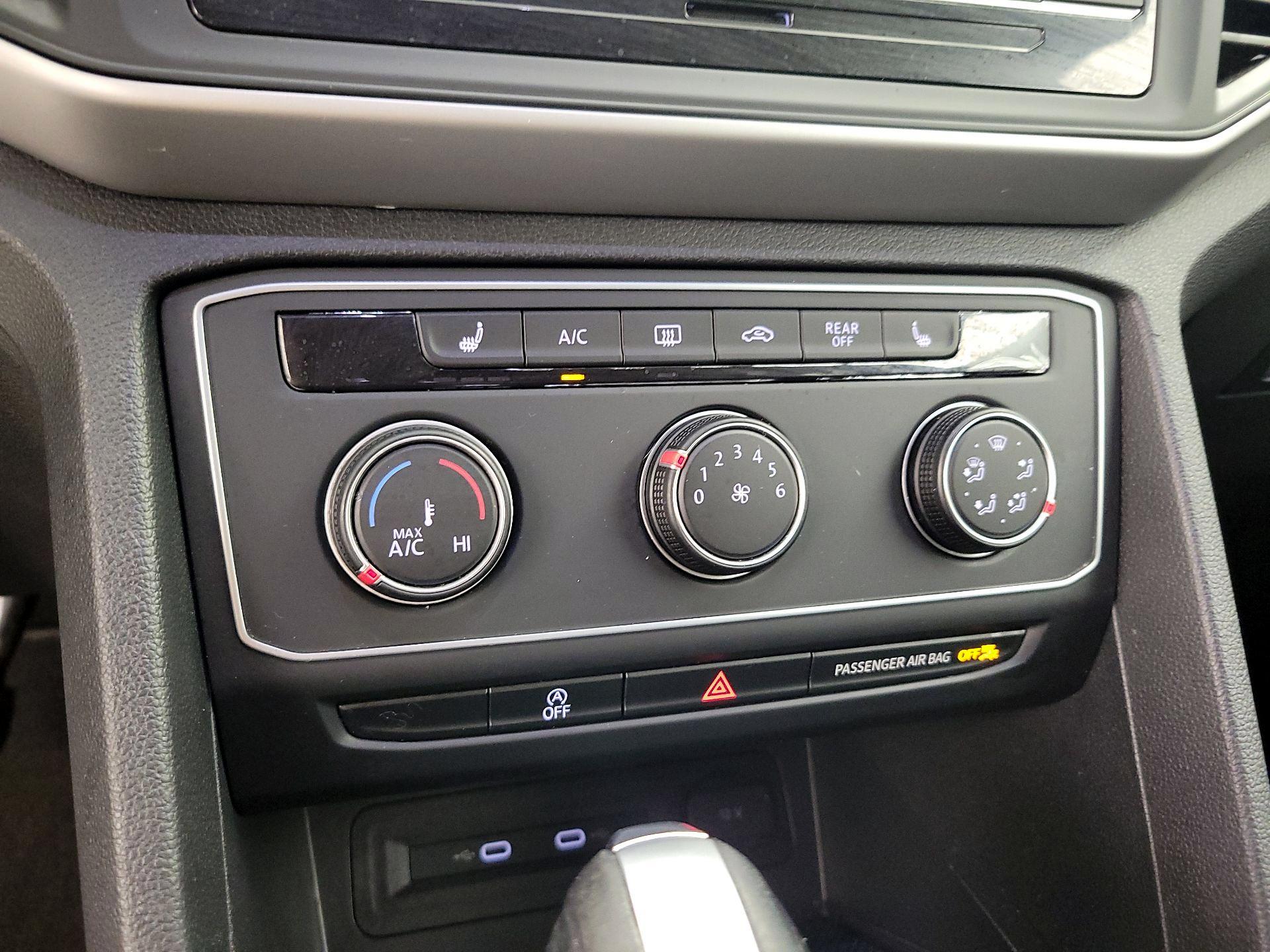 Thumbnail: 2022 Volkswagen Atlas - 16