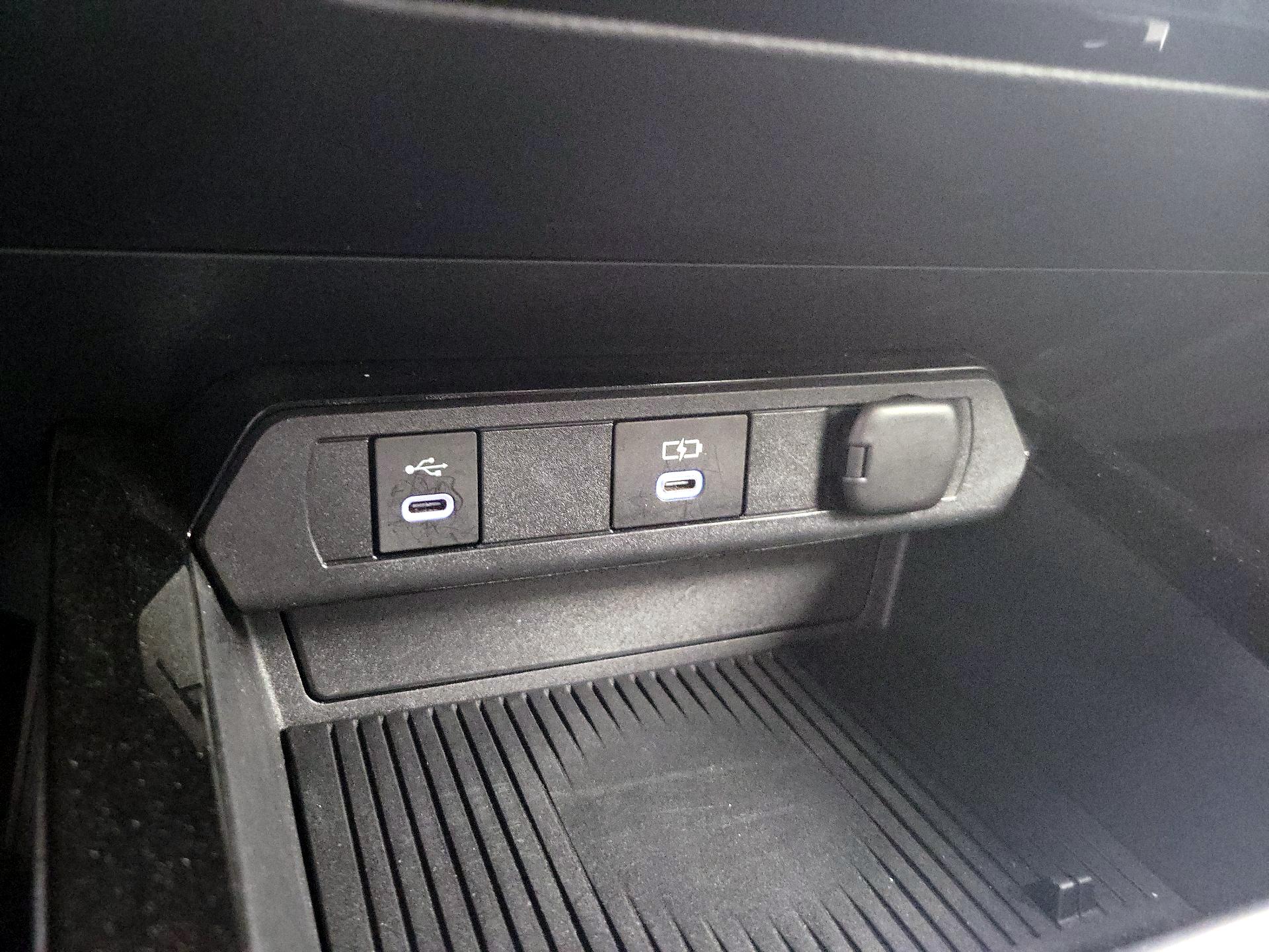 Thumbnail: 2025 Toyota Prius - 18