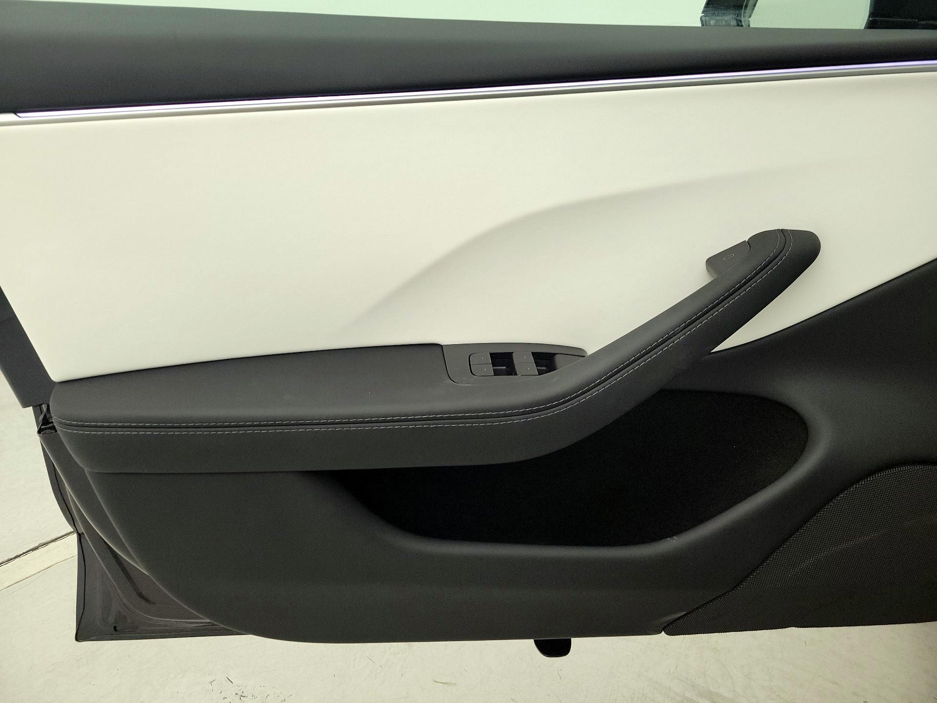 Thumbnail: 2025 Tesla Model 3 - 12