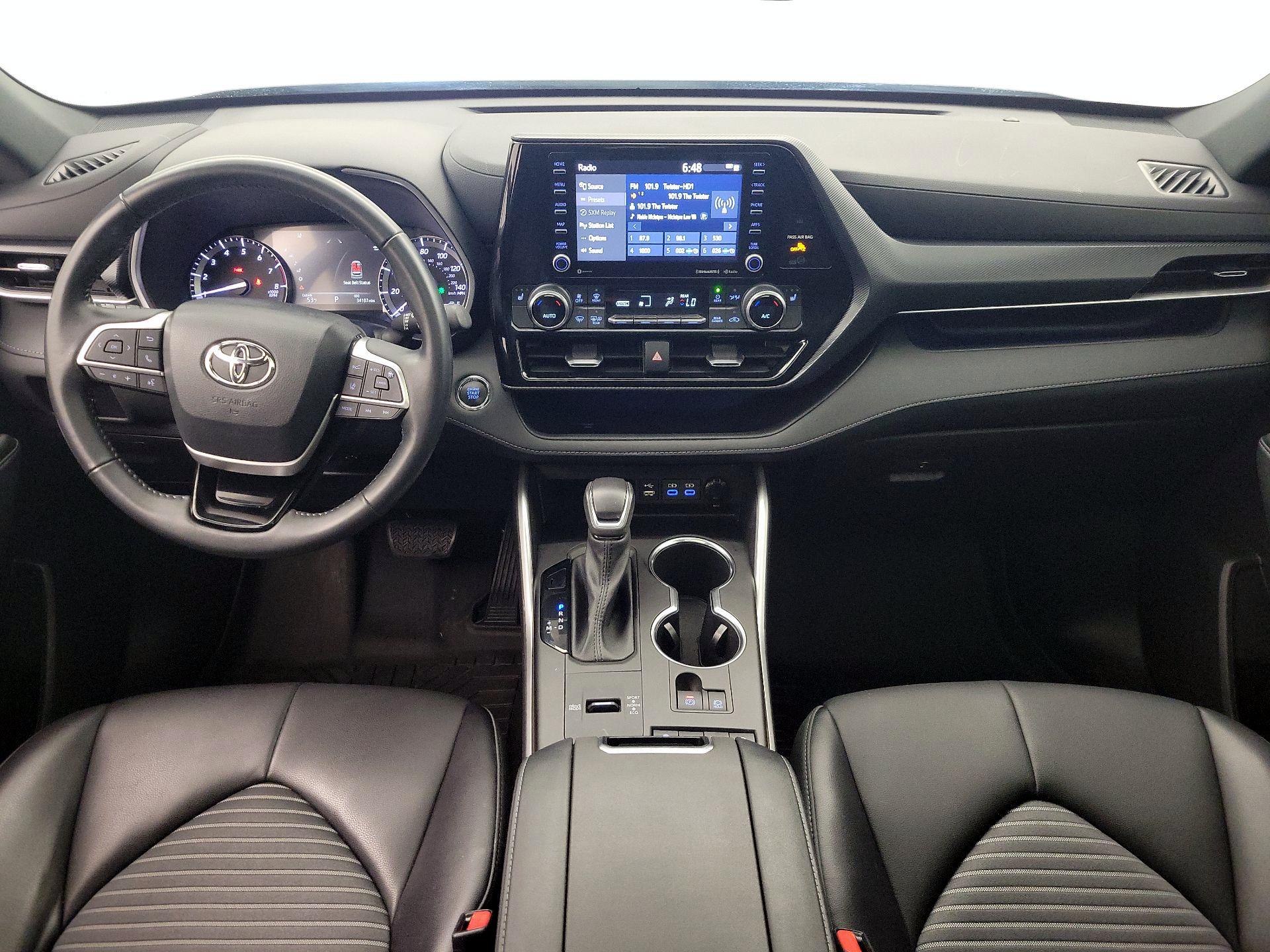 Thumbnail: 2022 Toyota Highlander - 9