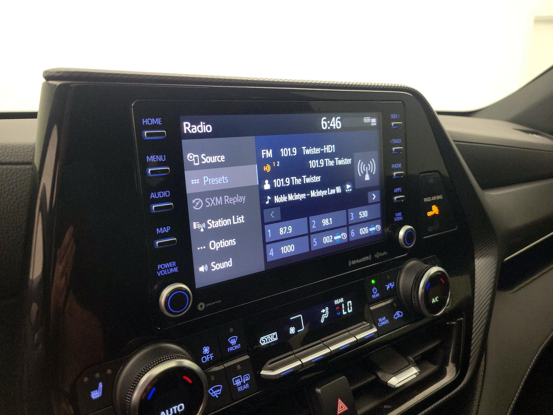 Thumbnail: 2022 Toyota Highlander - 15