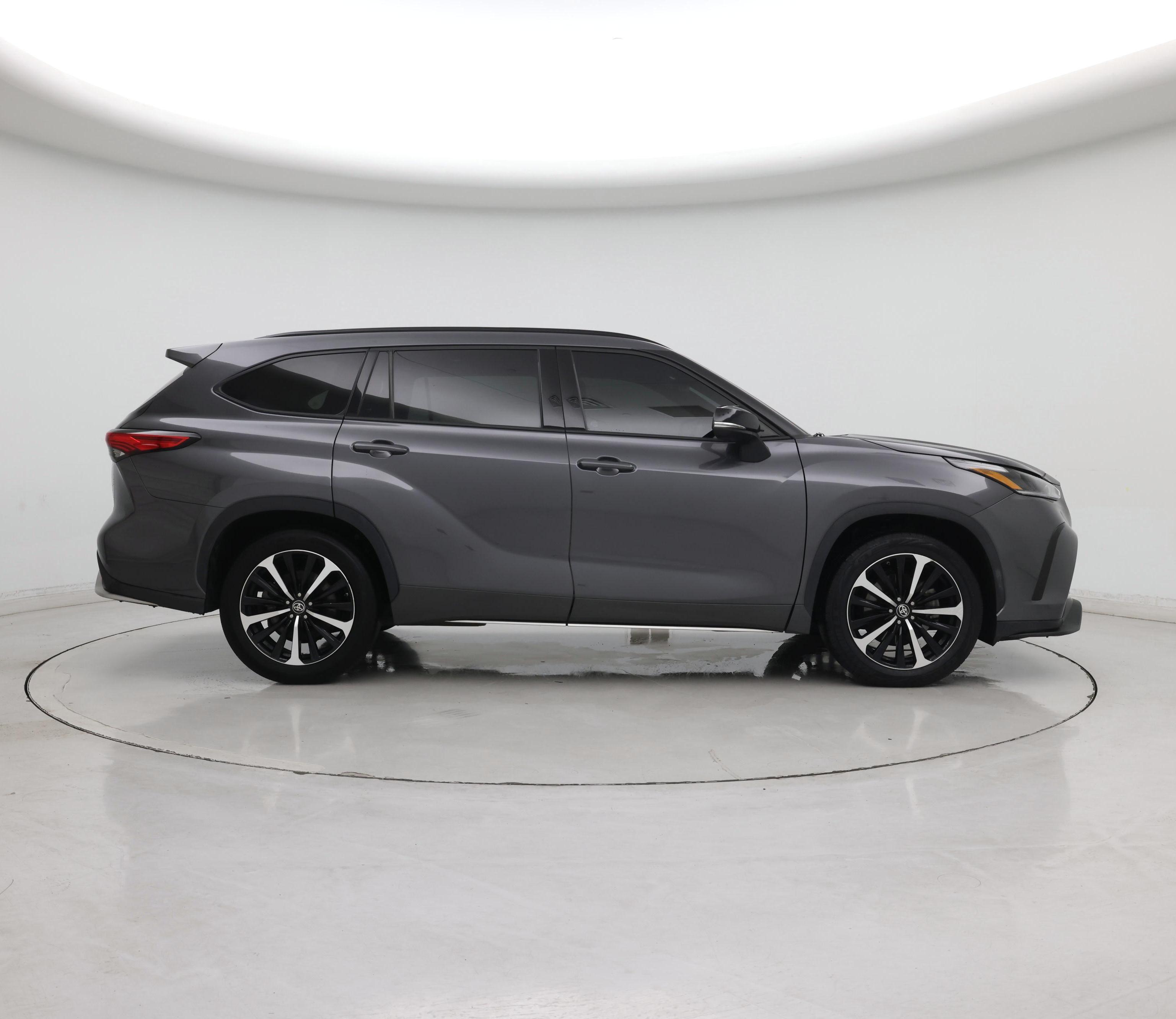 Thumbnail: 2022 Toyota Highlander - 7
