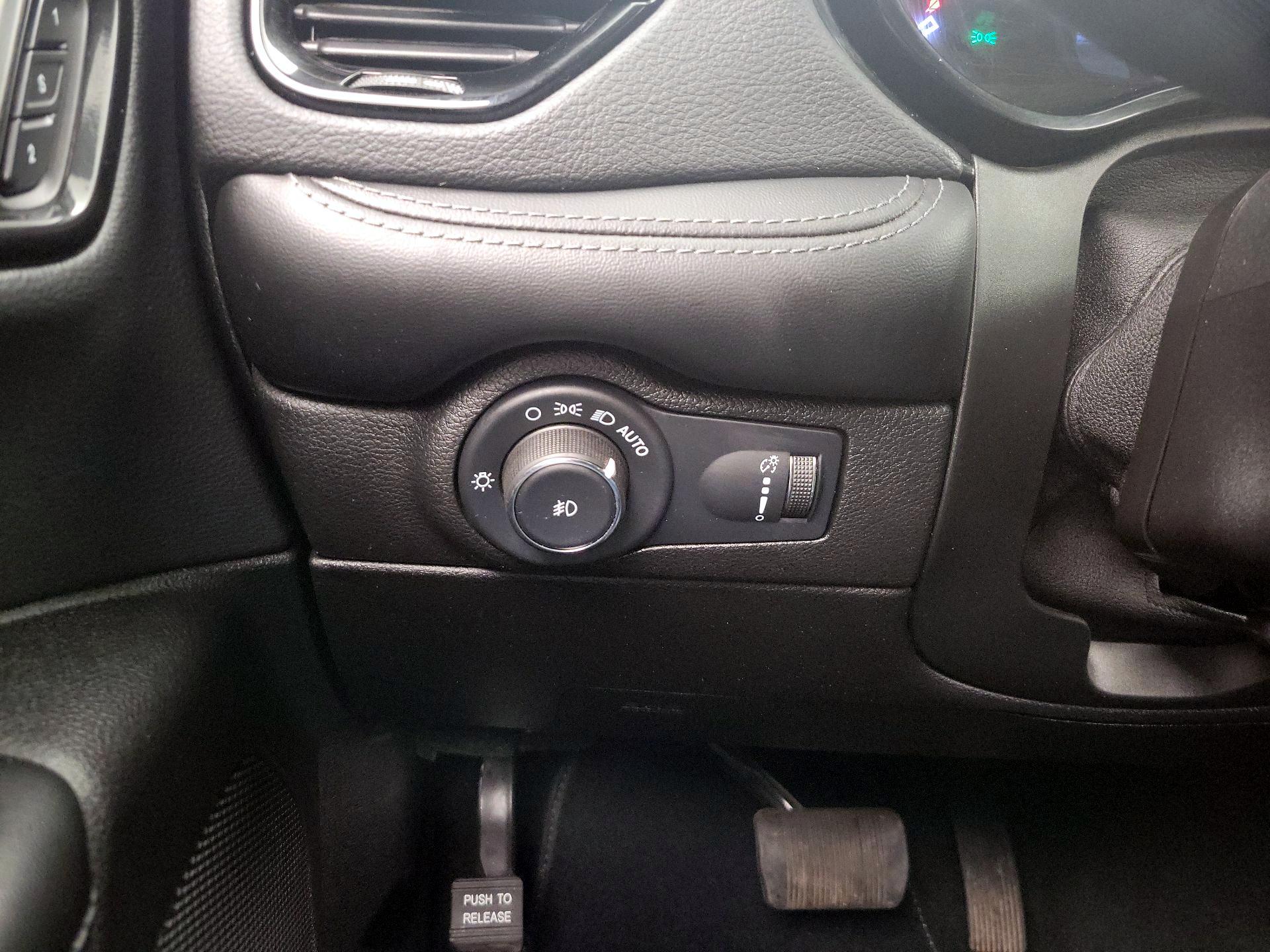 Thumbnail: 2022 Dodge Durango - 13