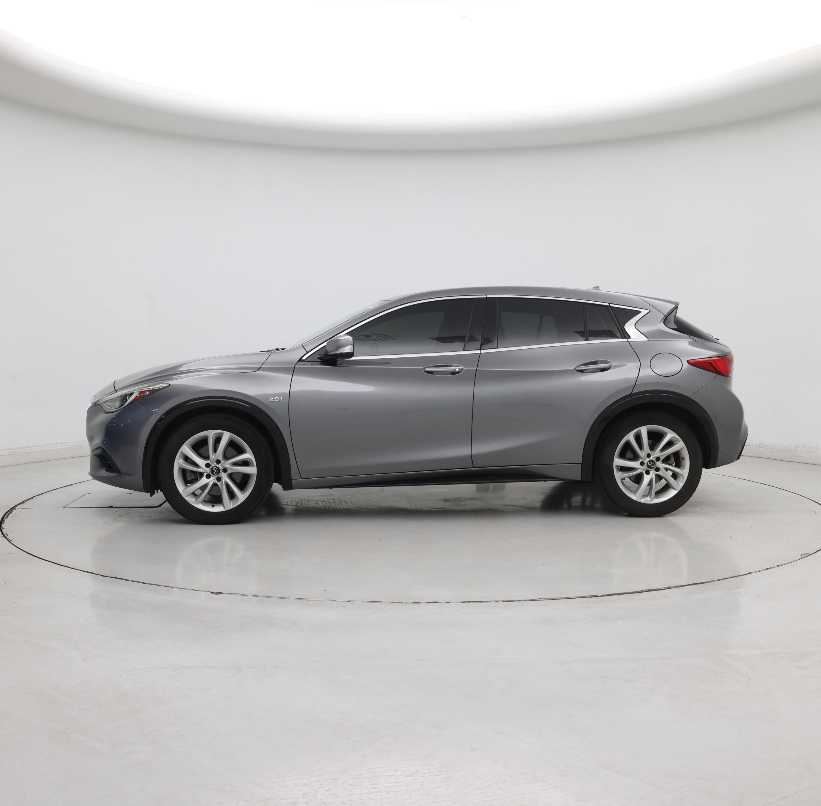 Thumbnail: 2018 INFINITI QX30 - 3