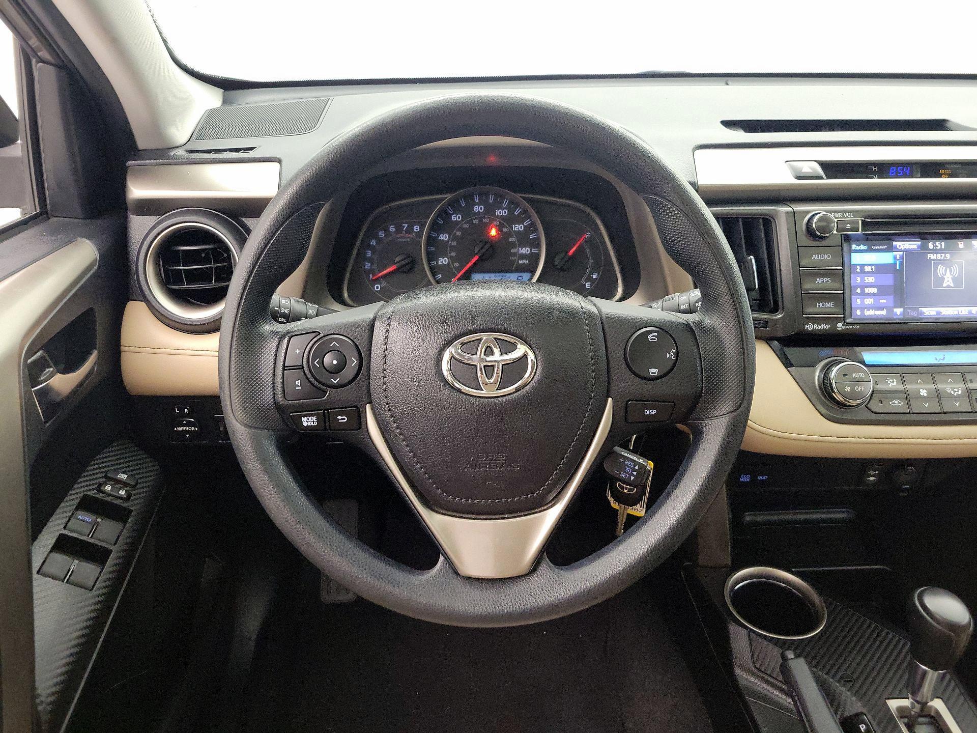 Thumbnail: 2015 Toyota RAV4 - 10