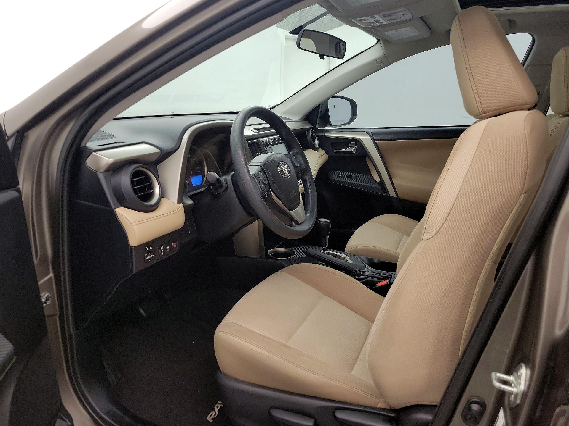 Thumbnail: 2015 Toyota RAV4 - 11