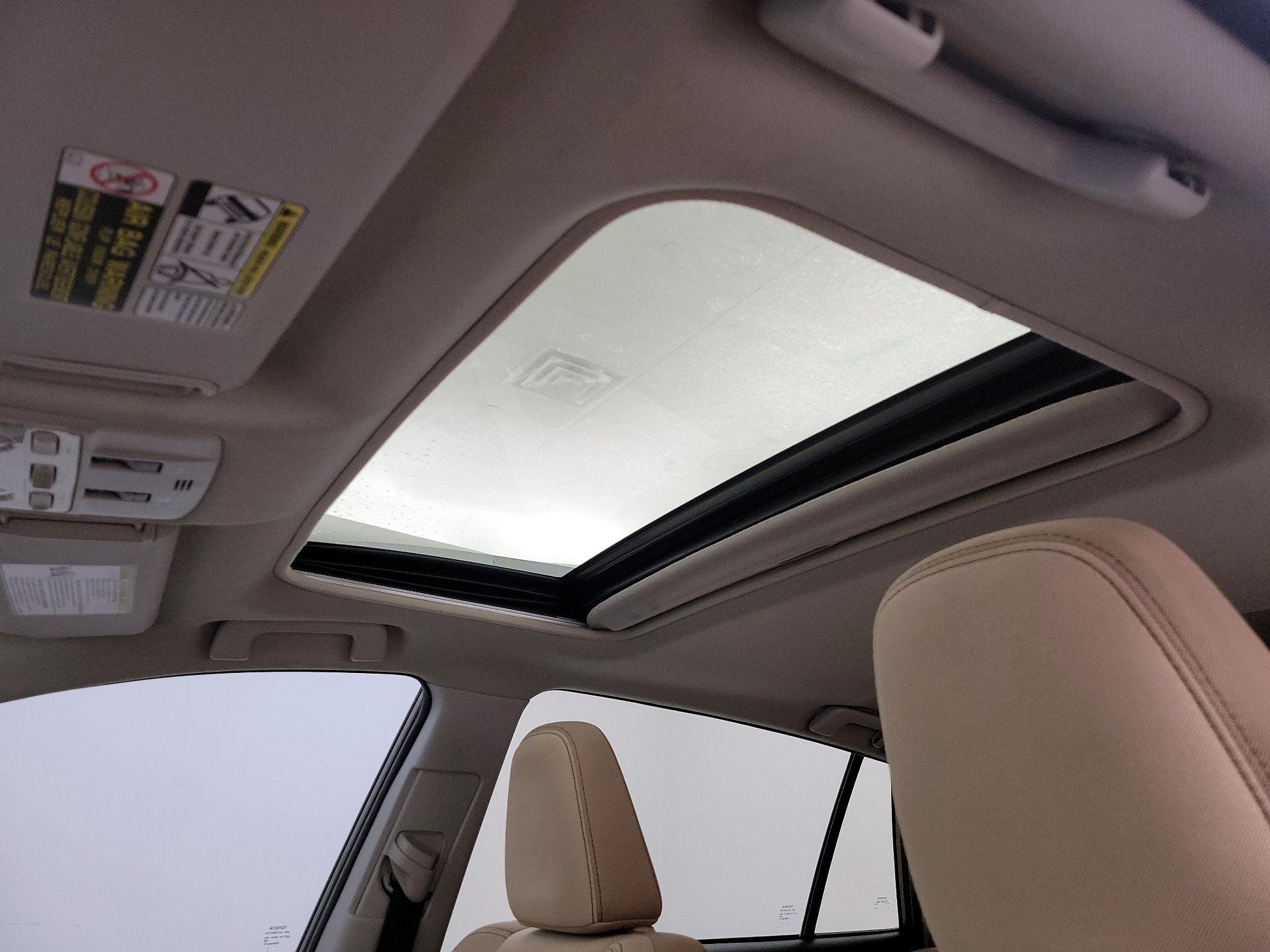 Thumbnail: 2015 Toyota RAV4 - 19