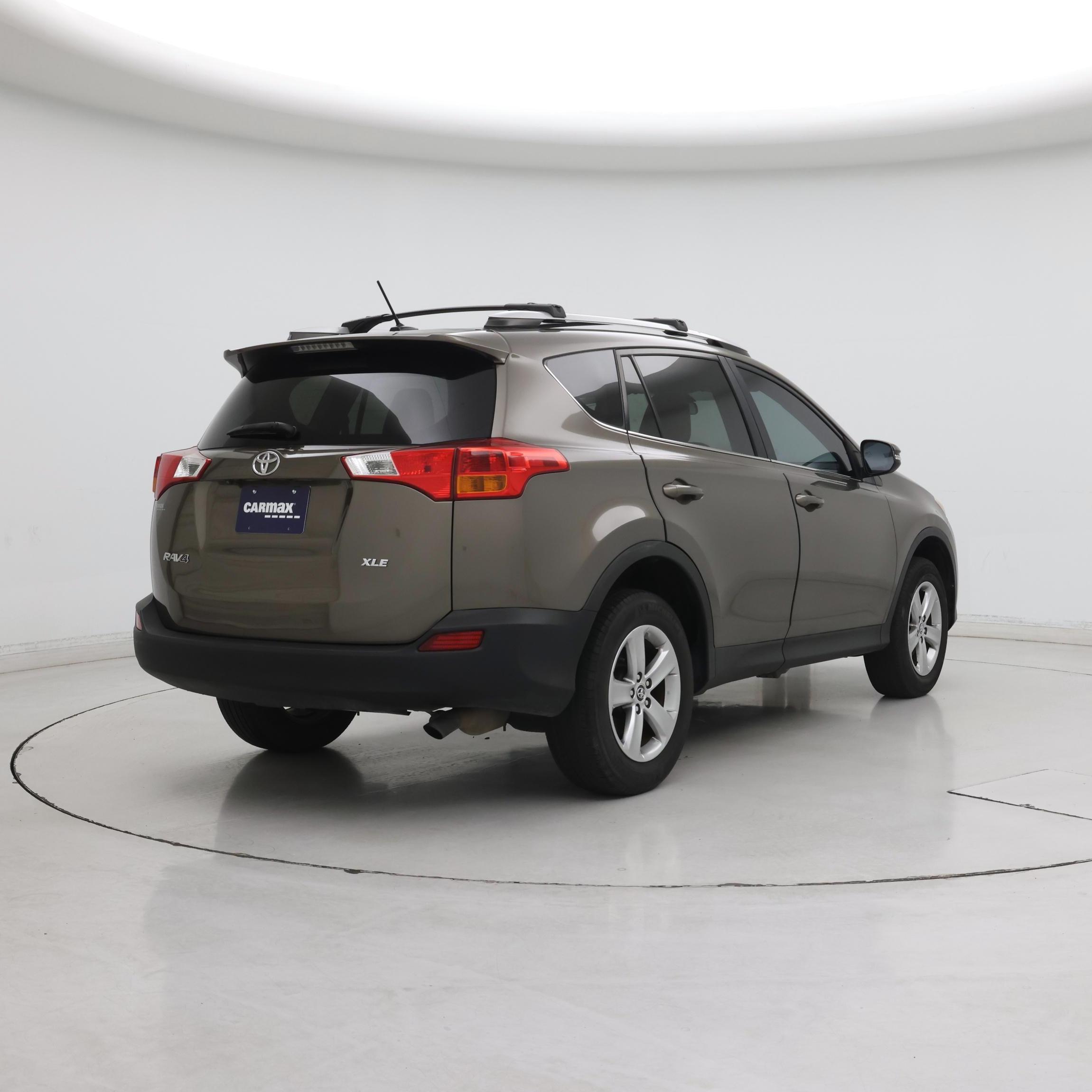 Thumbnail: 2015 Toyota RAV4 - 8