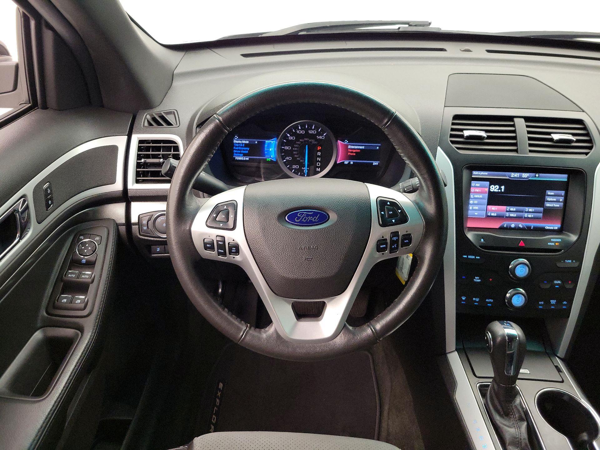 Thumbnail: 2015 Ford Explorer - 10